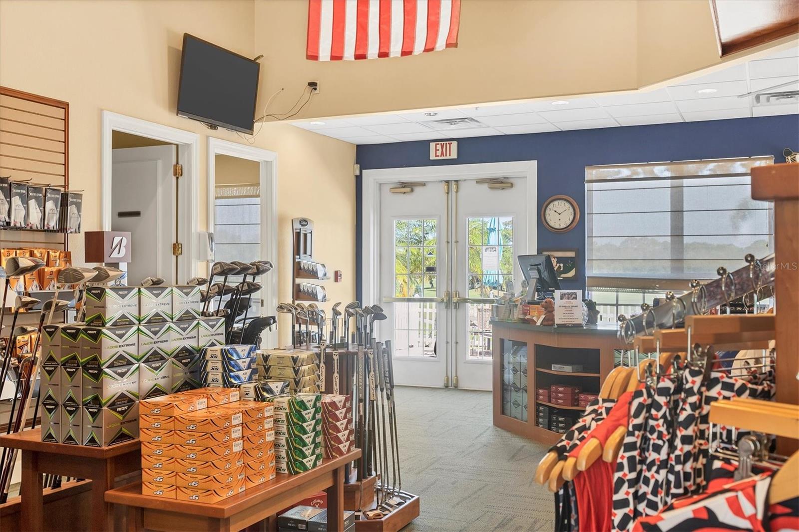 PELICAN POINTE GOLF & COUNTRY - Residential