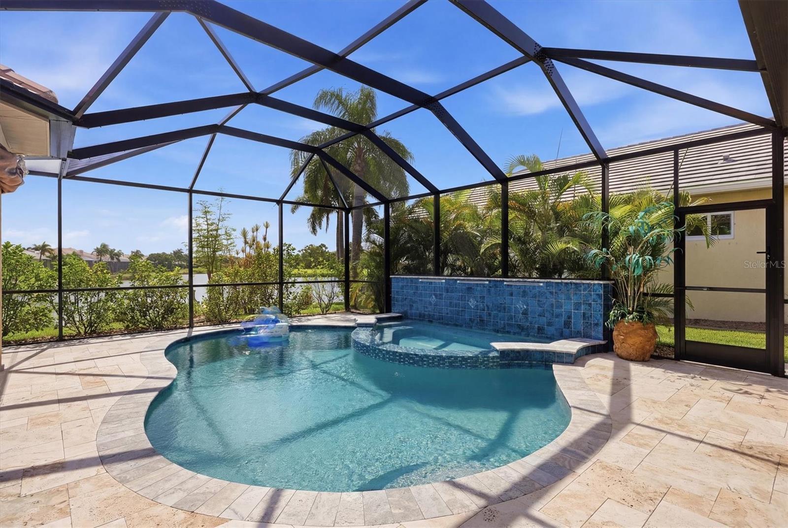 PELICAN POINTE GOLF & COUNTRY - Residential
