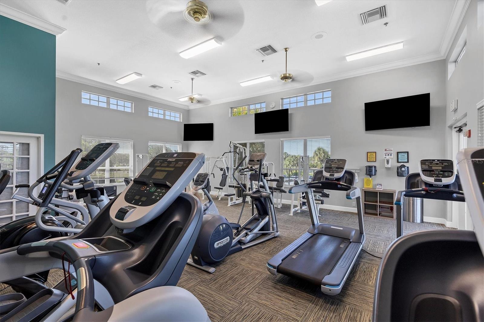 PELICAN POINTE GOLF & COUNTRY - Residential