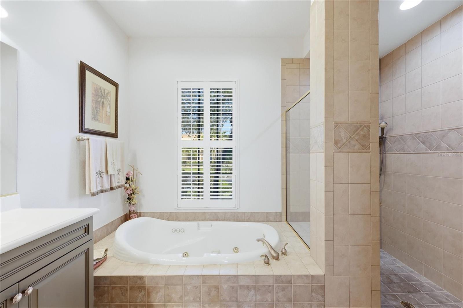 PELICAN POINTE GOLF & COUNTRY - Residential