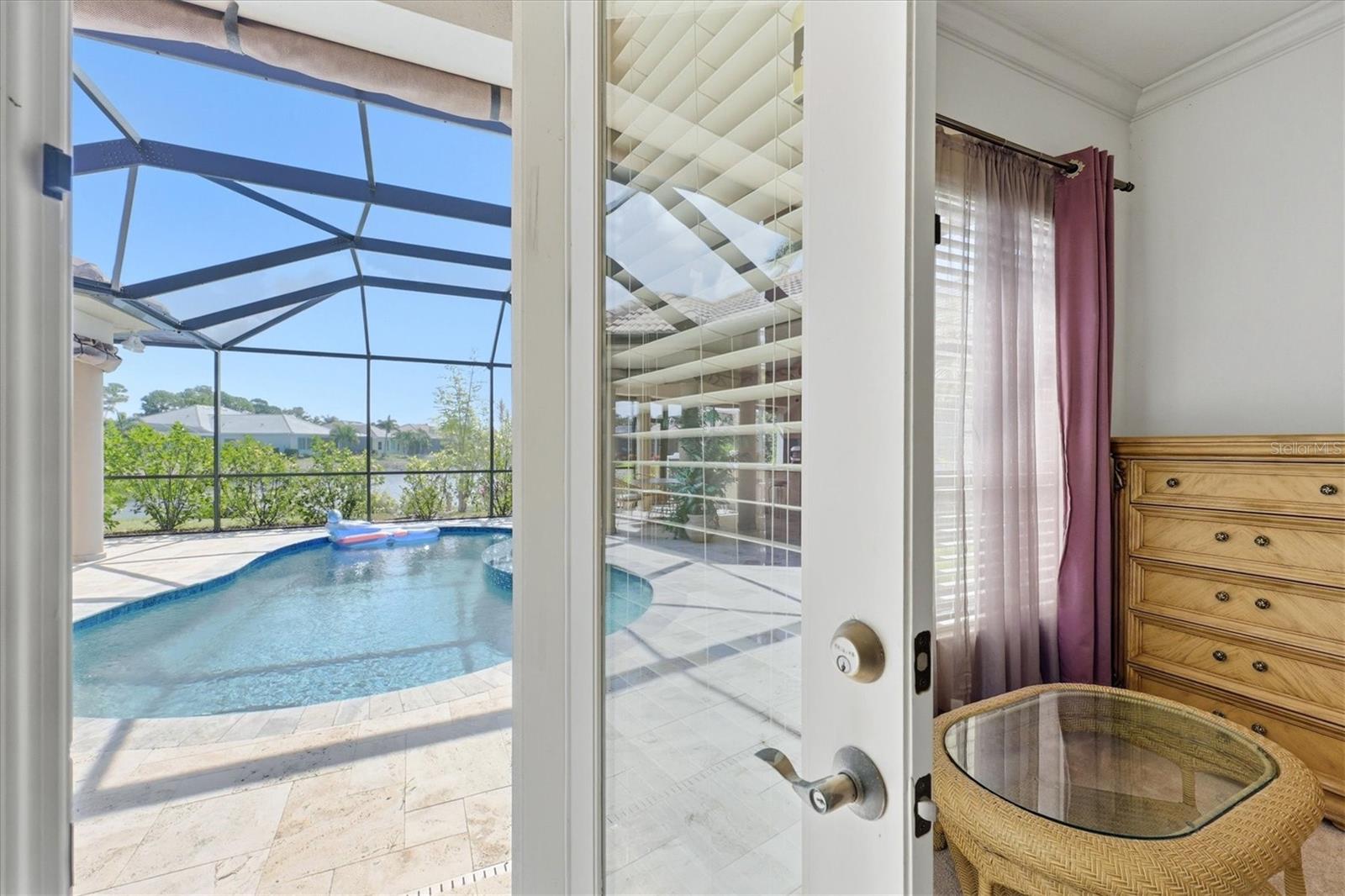 PELICAN POINTE GOLF & COUNTRY - Residential