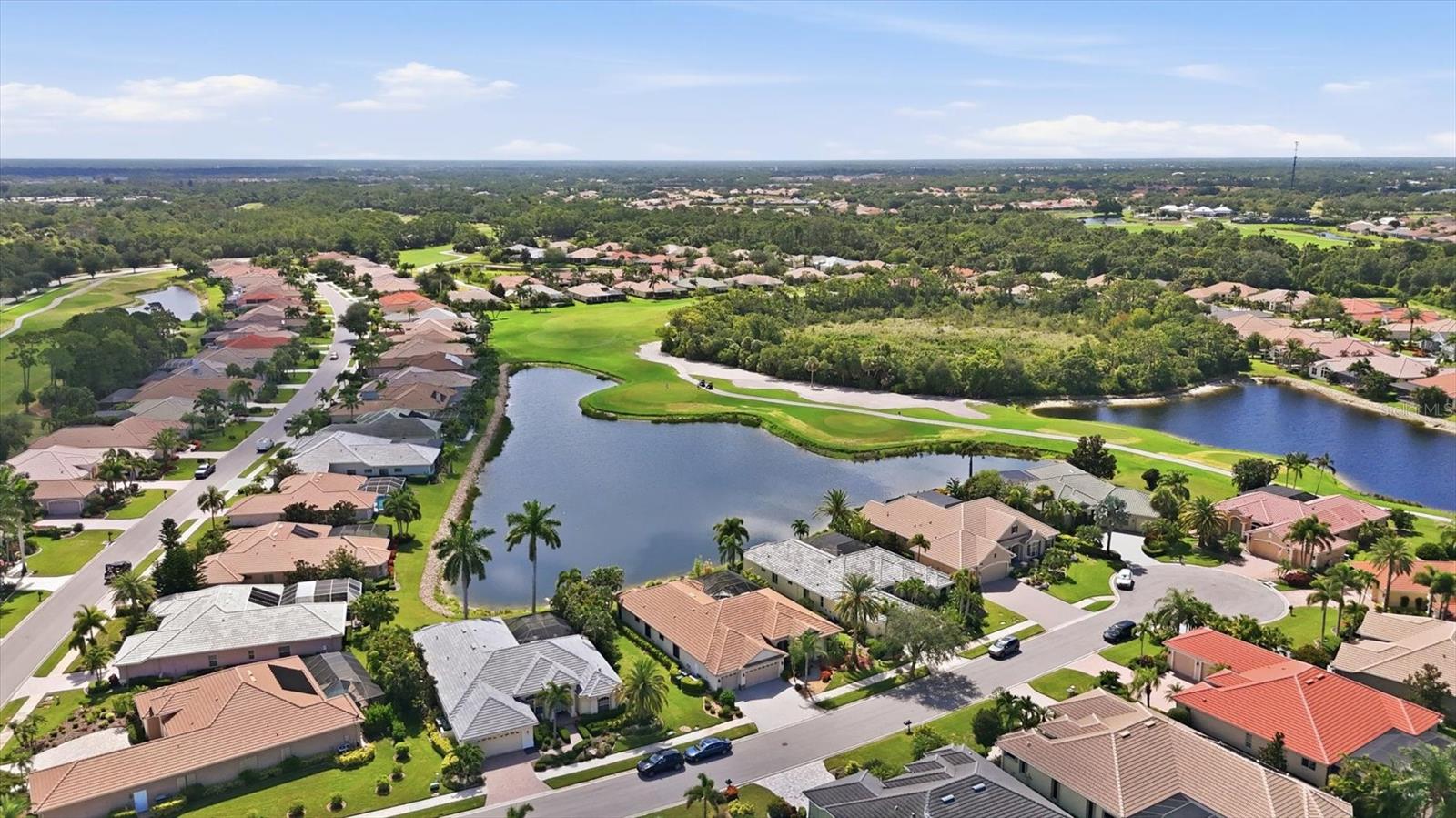 PELICAN POINTE GOLF & COUNTRY - Residential