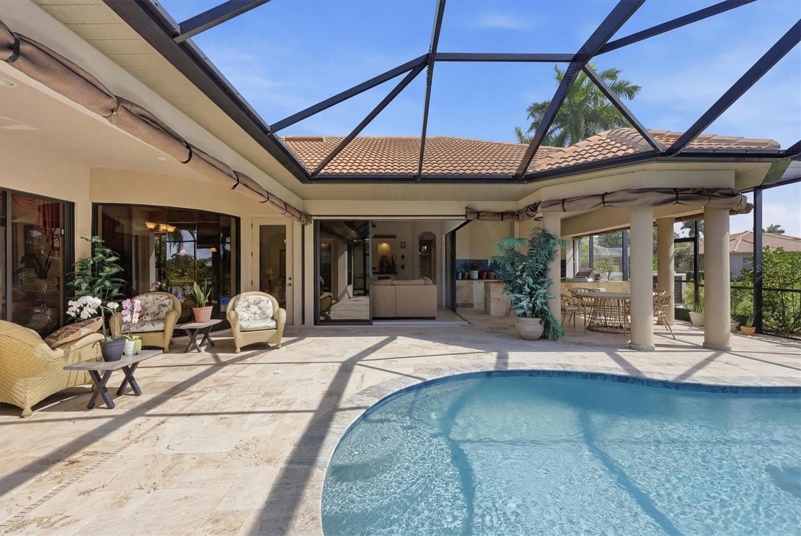 PELICAN POINTE GOLF & COUNTRY - Residential