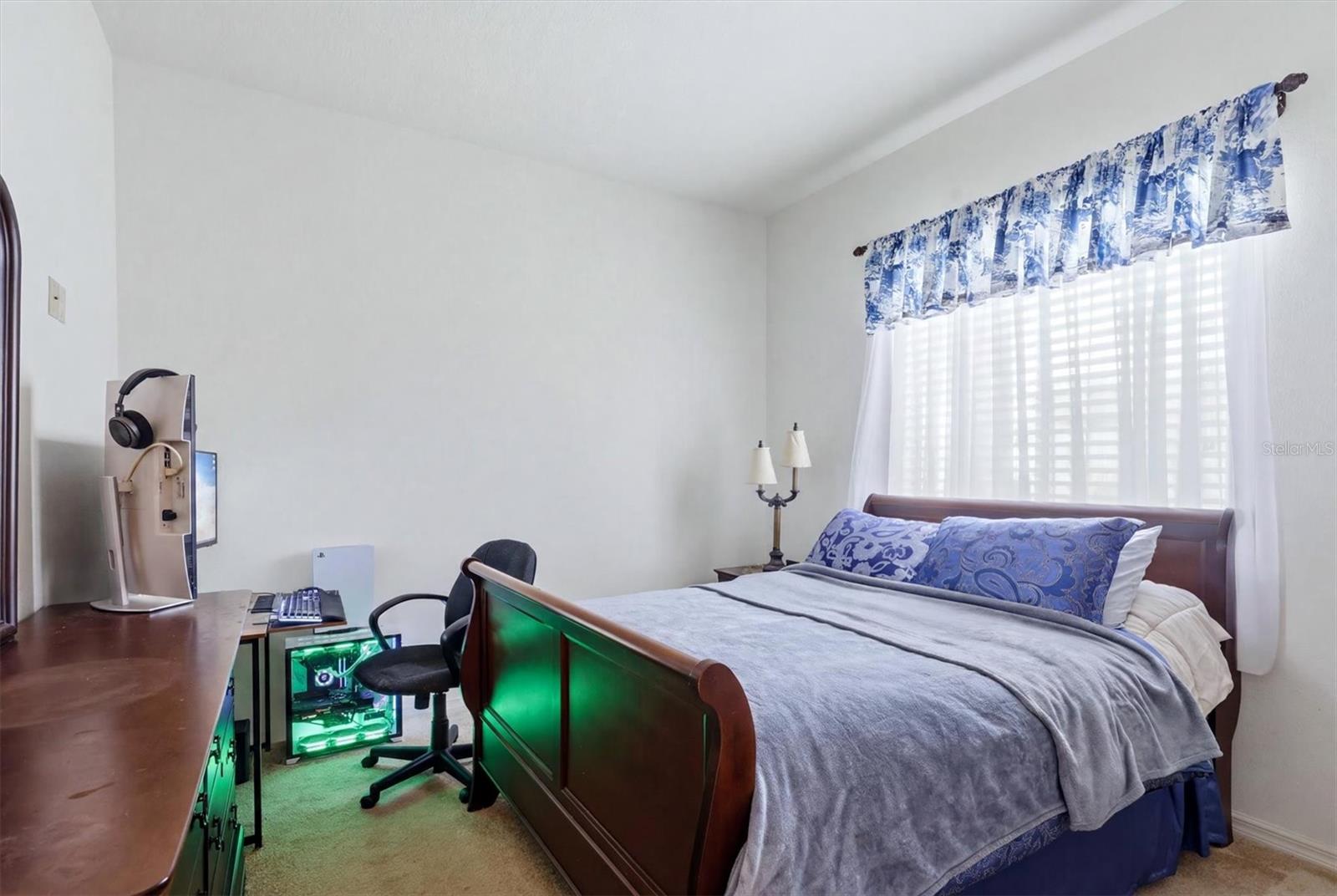 PELICAN POINTE GOLF & COUNTRY - Residential
