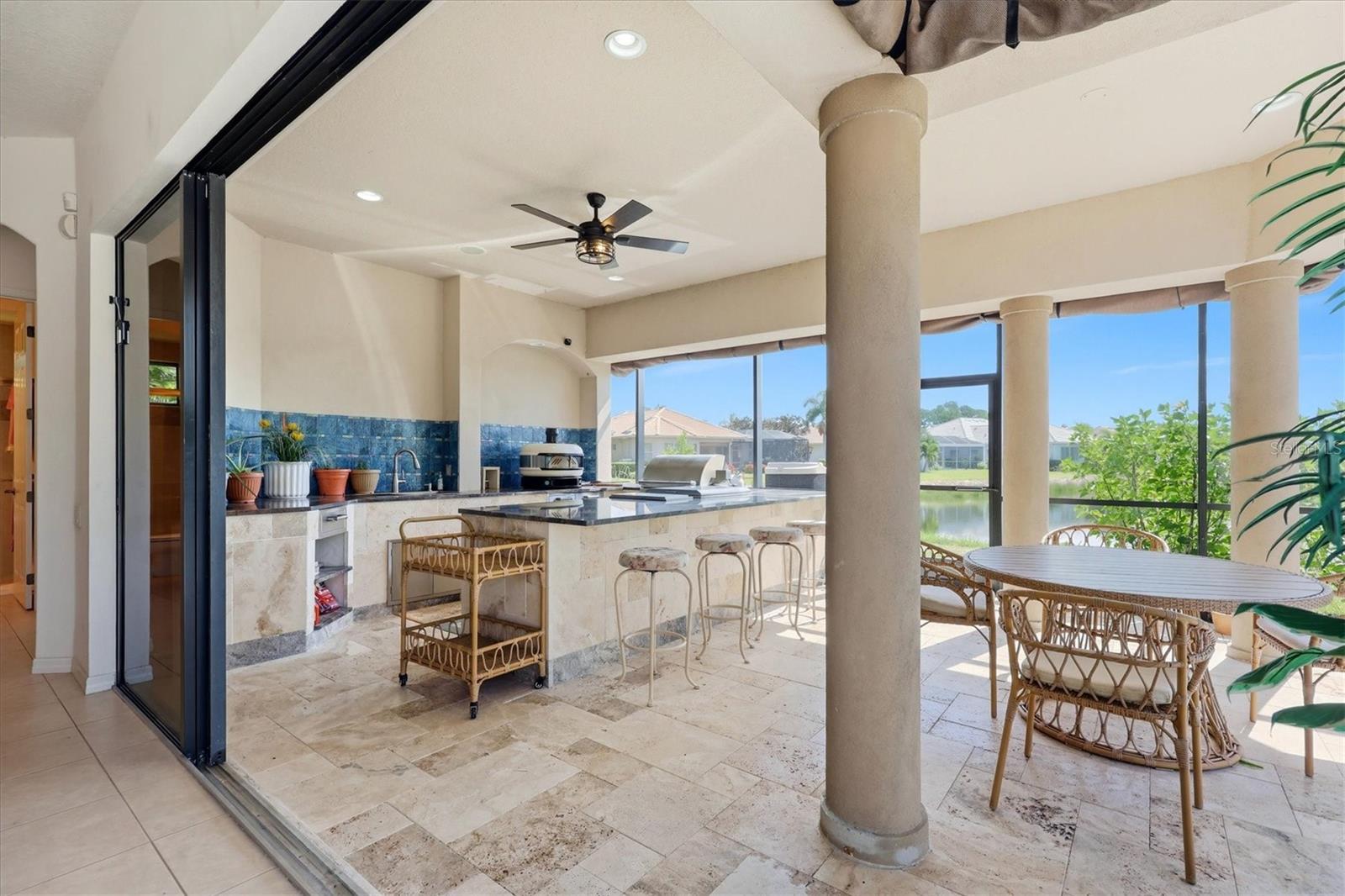 PELICAN POINTE GOLF & COUNTRY - Residential