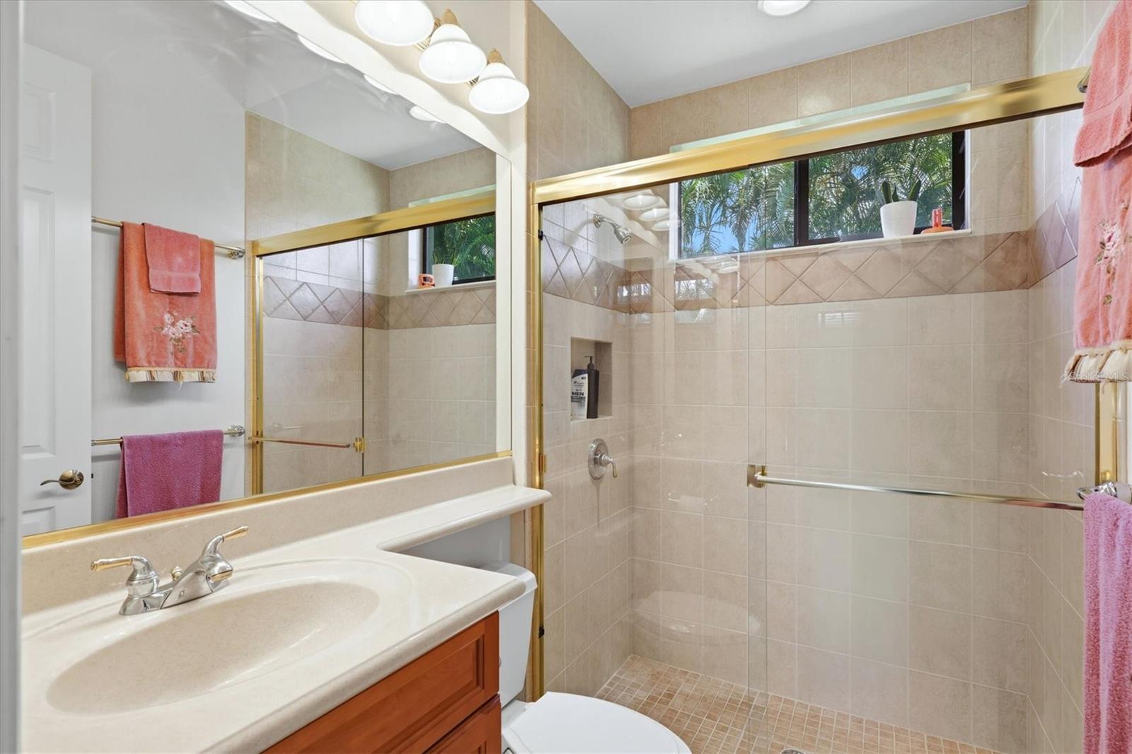 PELICAN POINTE GOLF & COUNTRY - Residential