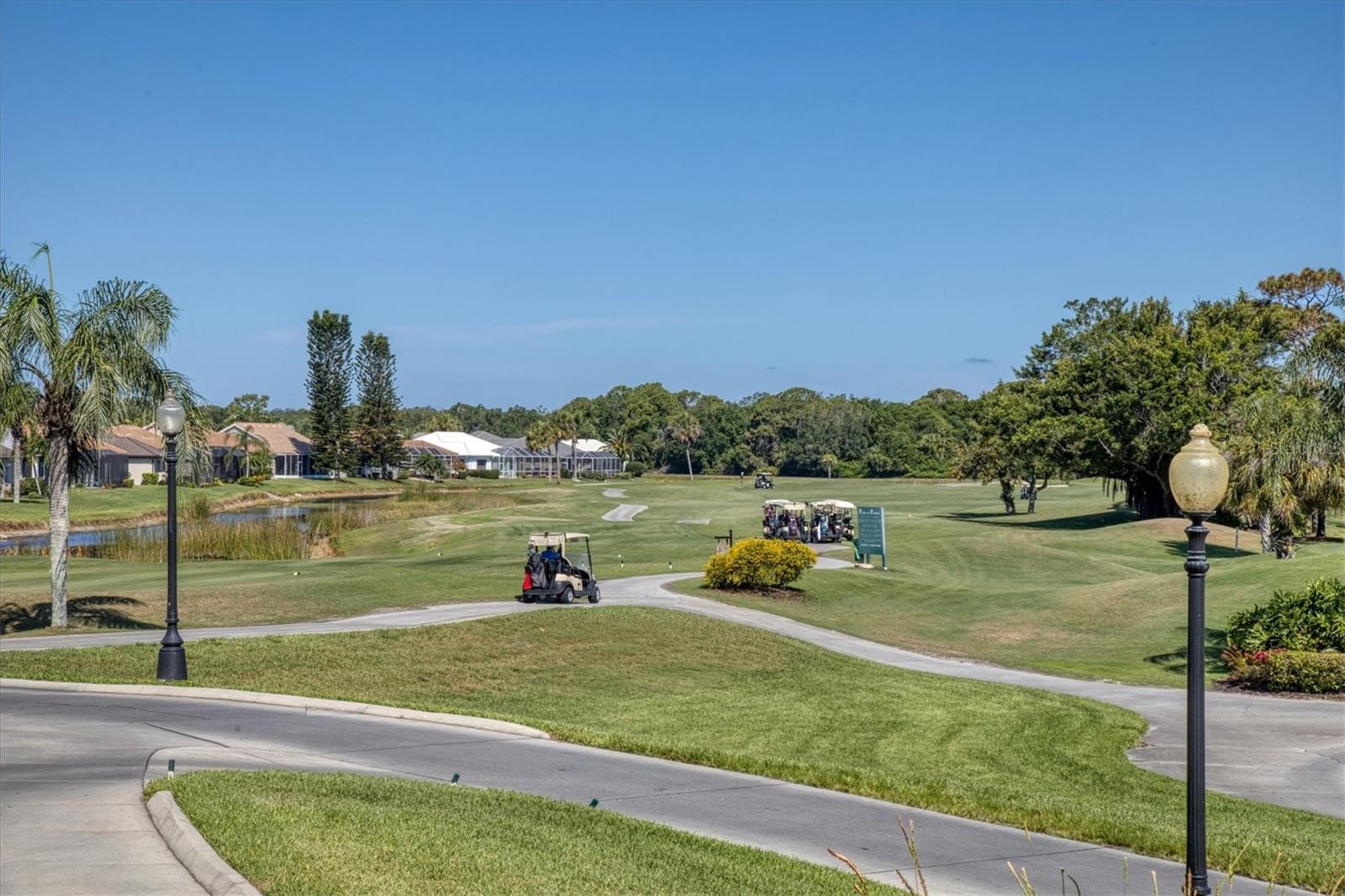 PELICAN POINTE GOLF & COUNTRY - Residential