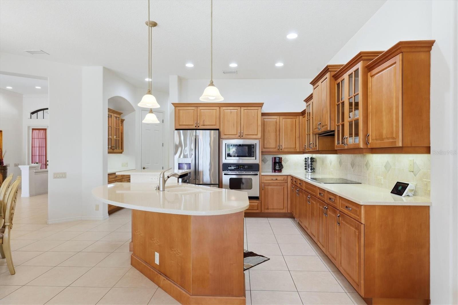 PELICAN POINTE GOLF & COUNTRY - Residential