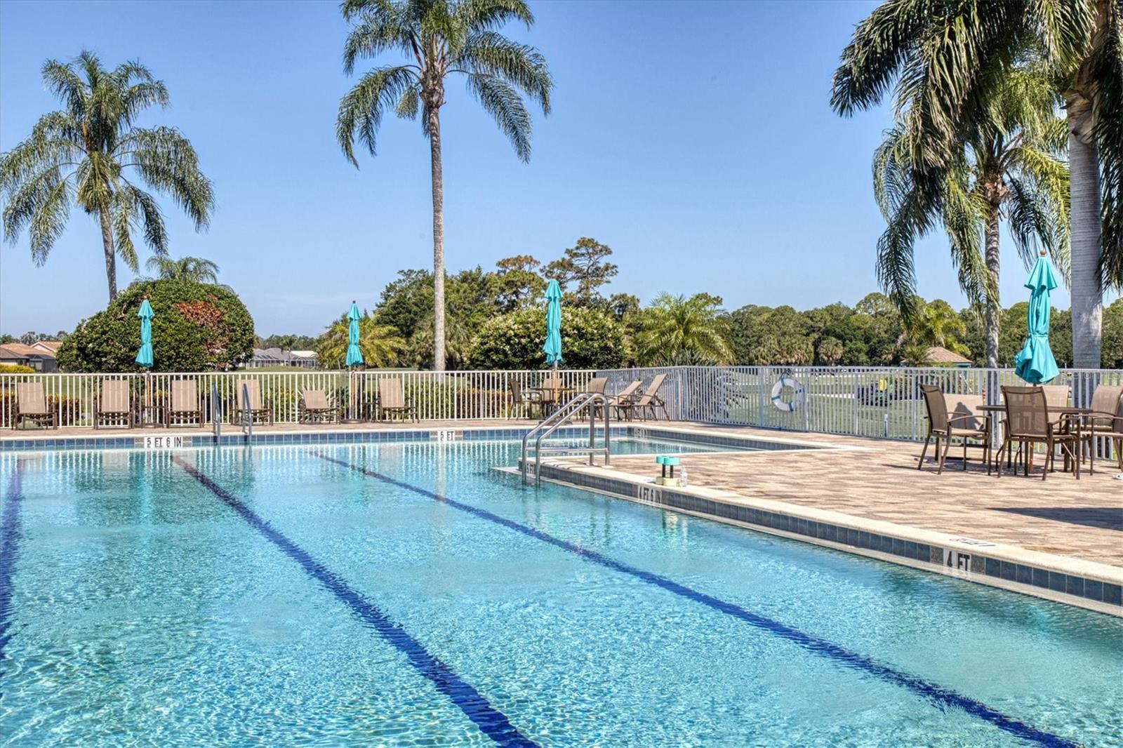 PELICAN POINTE GOLF & COUNTRY - Residential