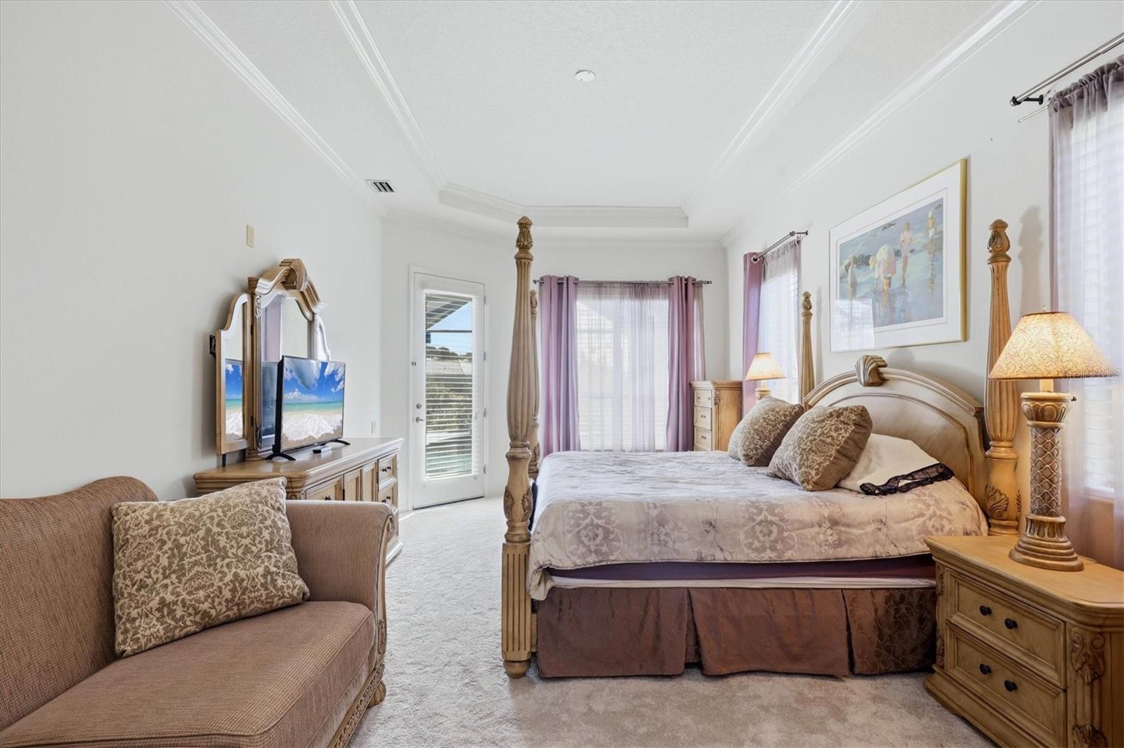 PELICAN POINTE GOLF & COUNTRY - Residential