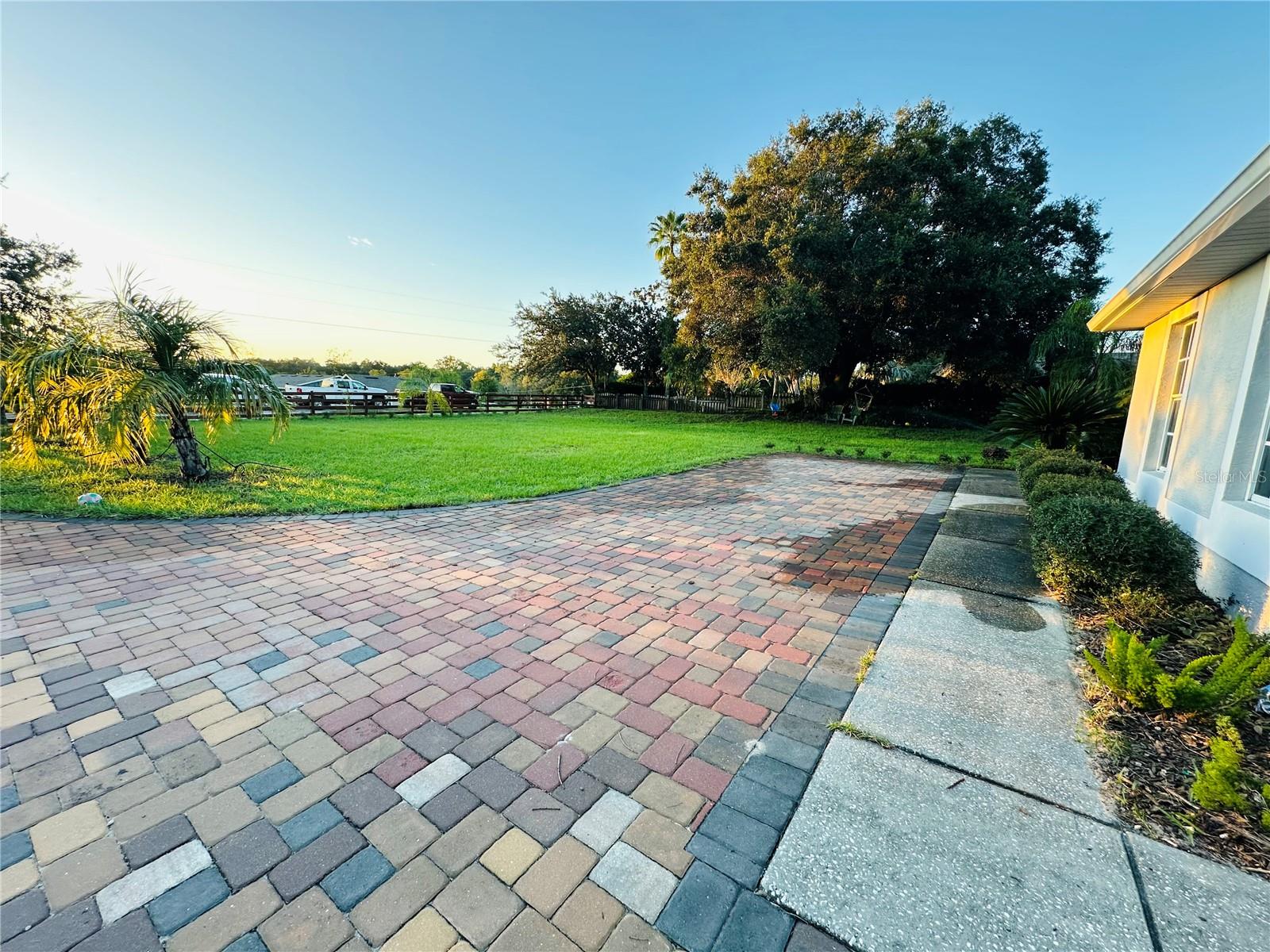 MEADOWLANDS - Residential
