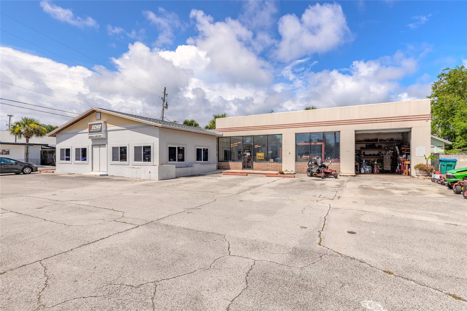 CONNORS NEW SMYRNA - Commercial Sale