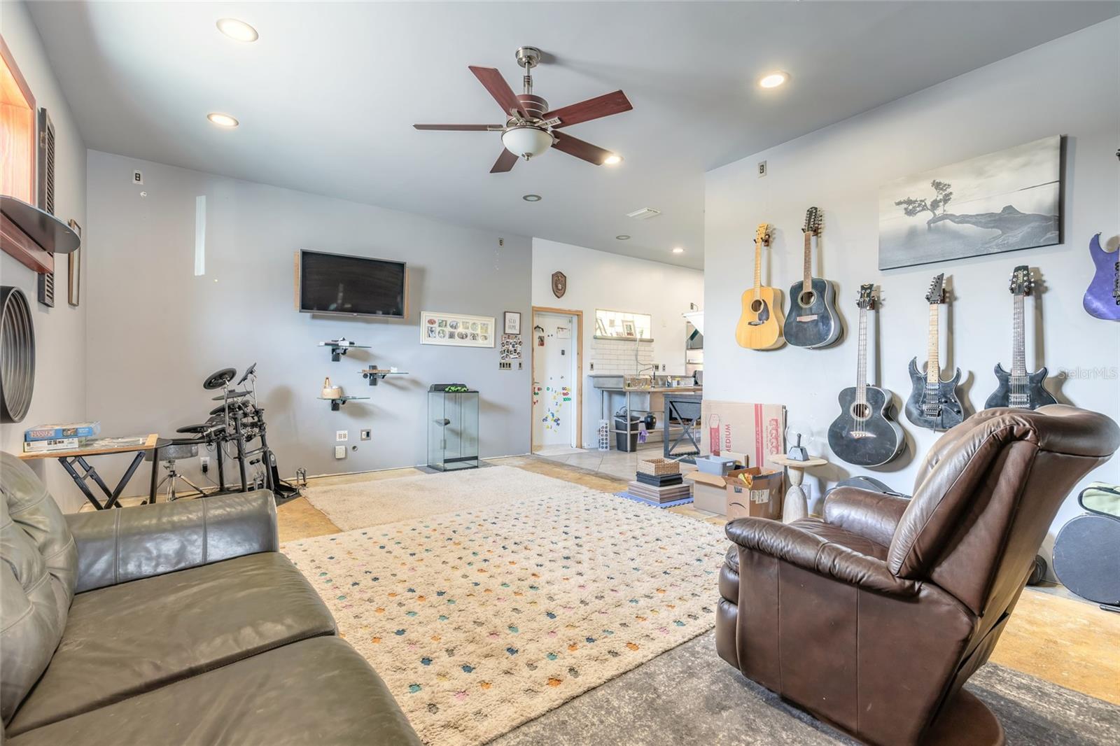 CONNORS NEW SMYRNA - Commercial Sale
