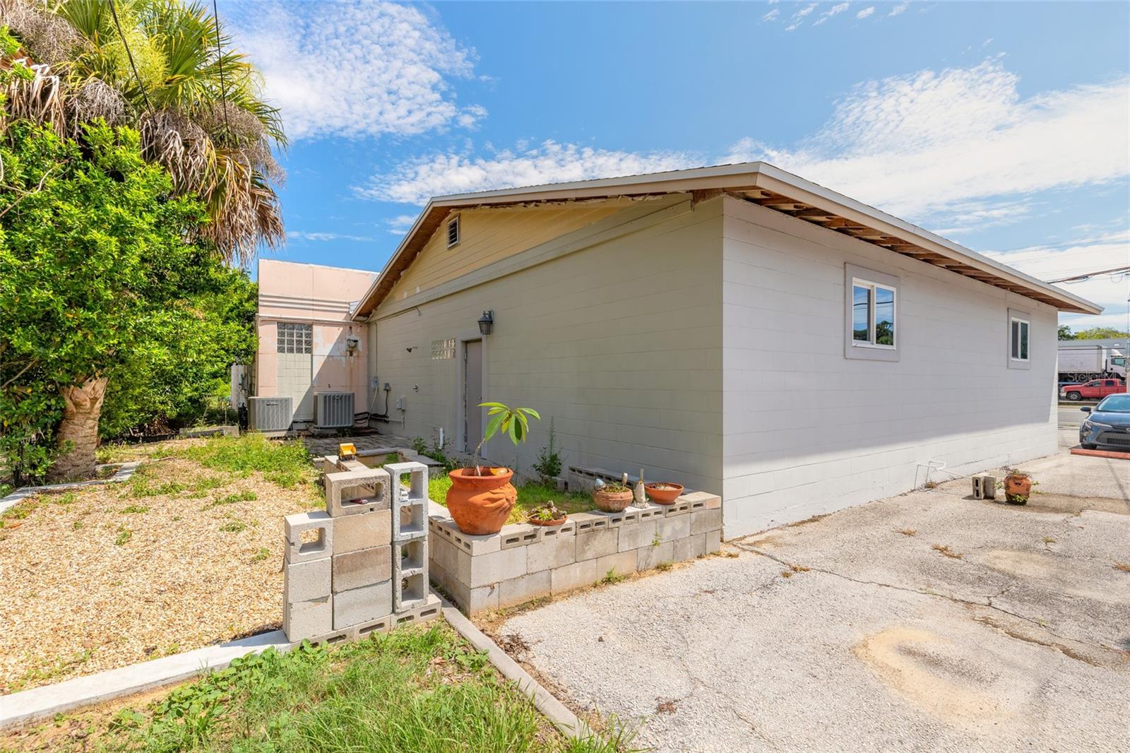 CONNORS NEW SMYRNA - Commercial Sale