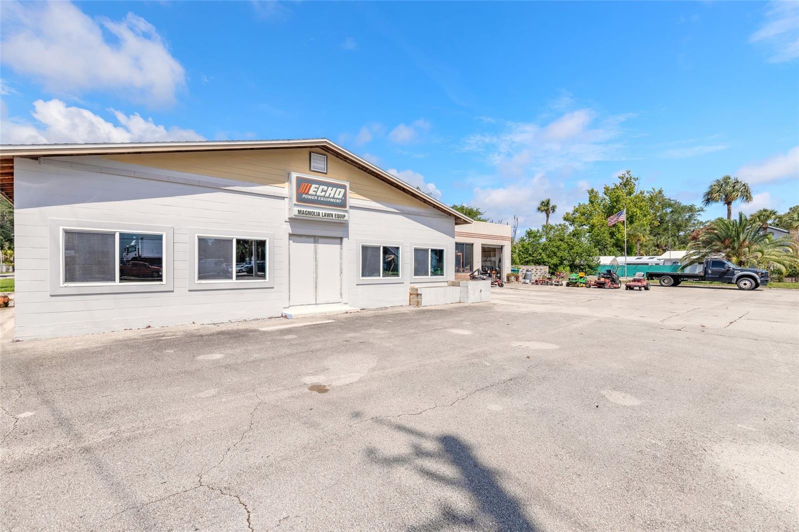 CONNORS NEW SMYRNA - Commercial Sale
