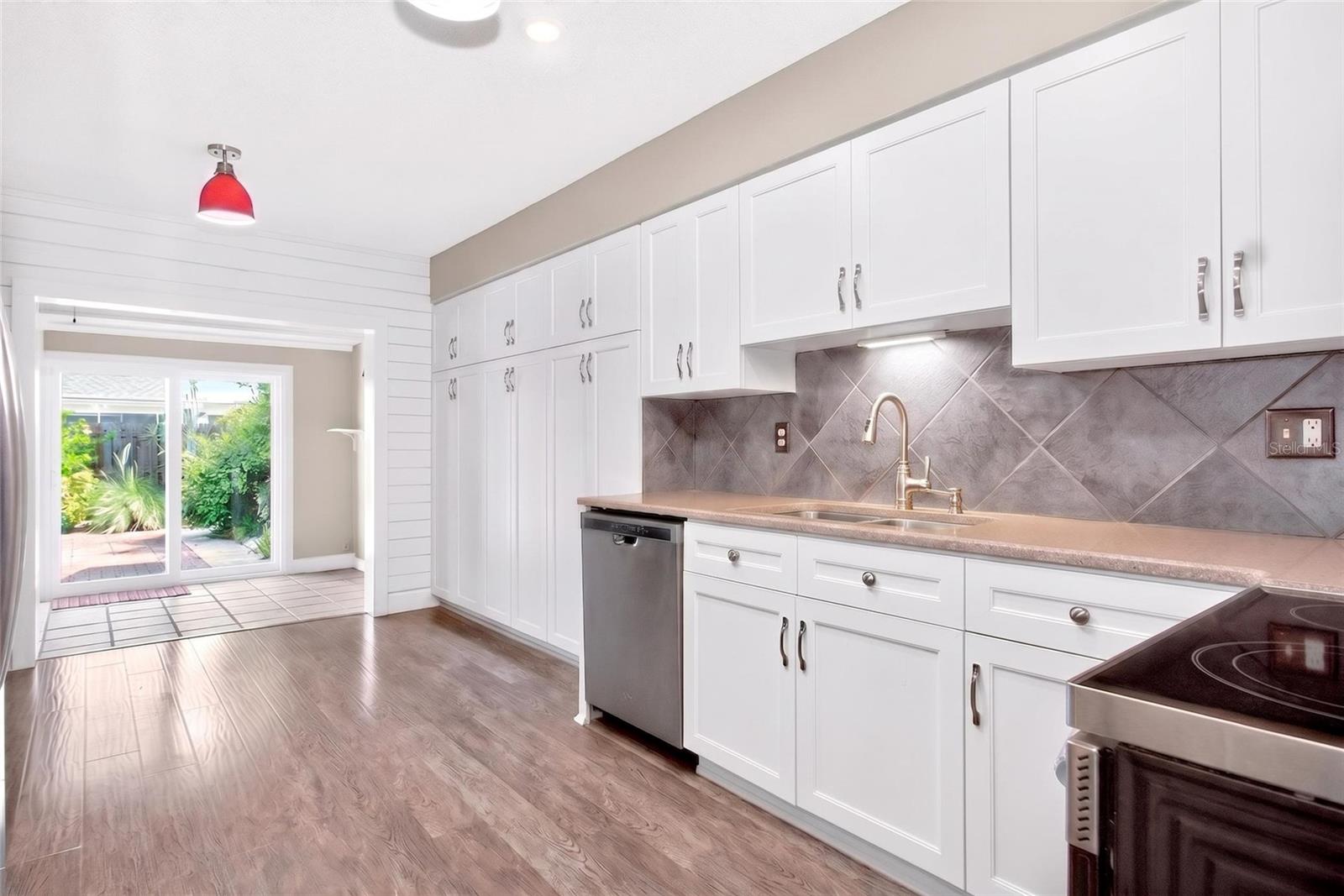 BROOKFIELD - Residential