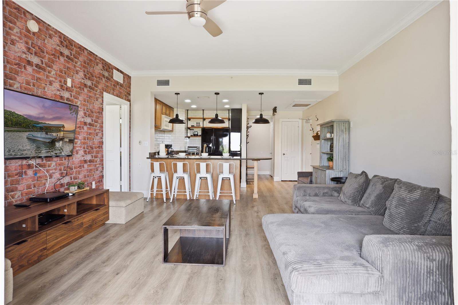 HERITAGE CROSSING CONDO PH 9 - Residential