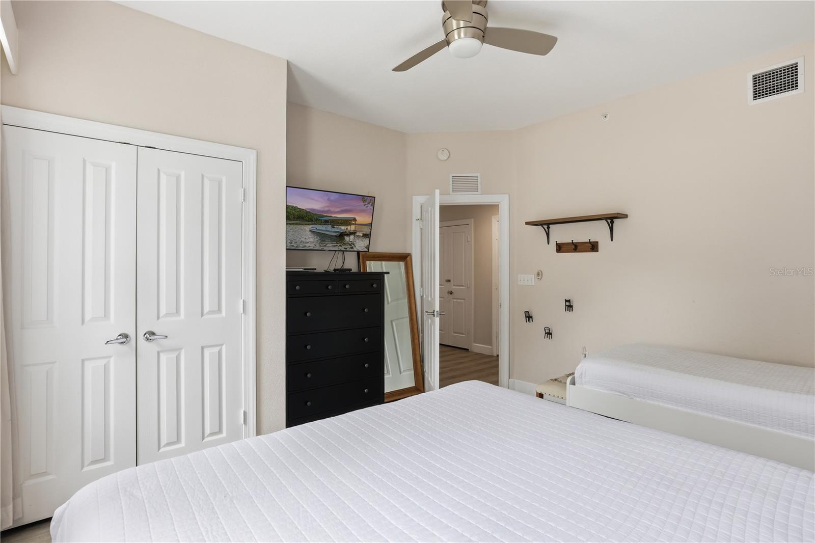 HERITAGE CROSSING CONDO PH 9 - Residential