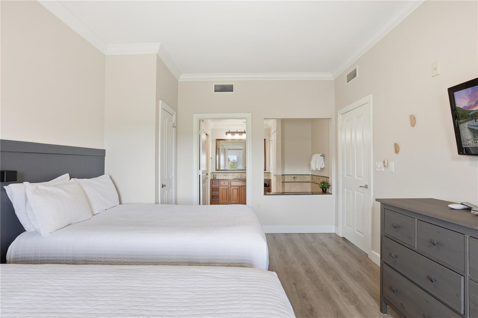 HERITAGE CROSSING CONDO PH 9 - Residential