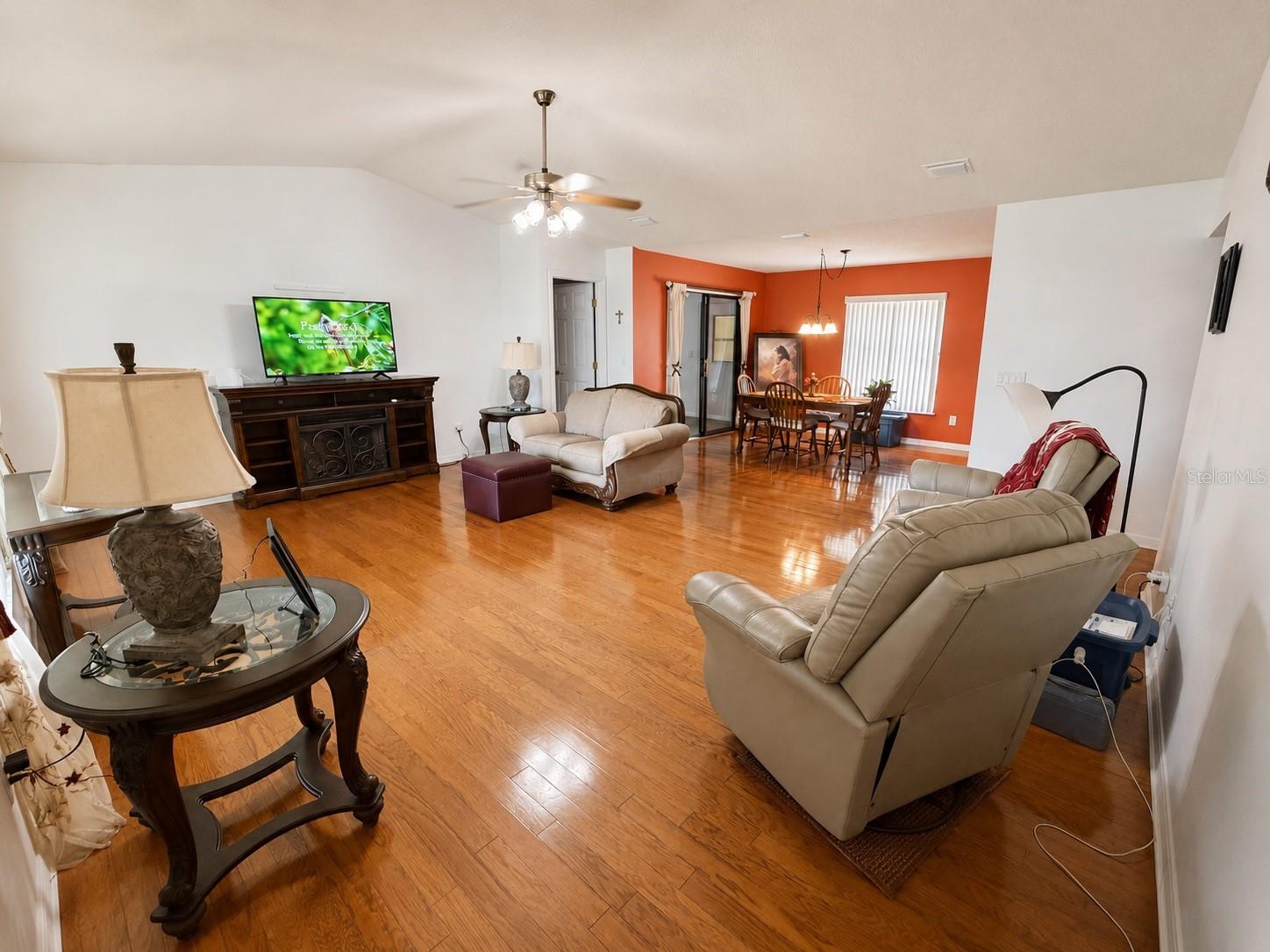 MARION OAKS UN 01 - Residential