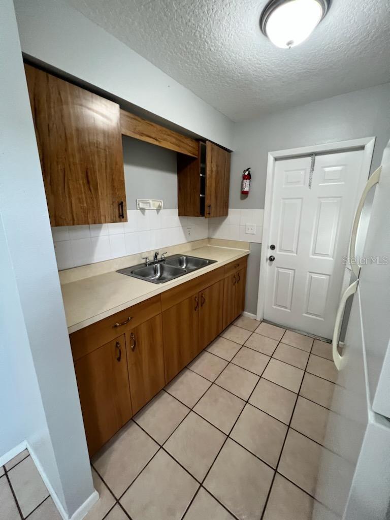 LINCOLN TERRACE - Residential Lease