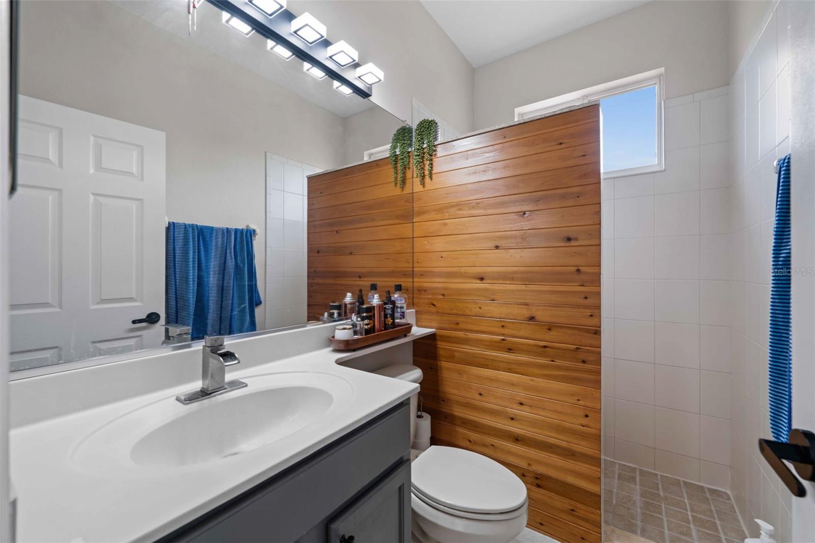 VILLAGES AT PINETREE SPRUCE PI - Residential