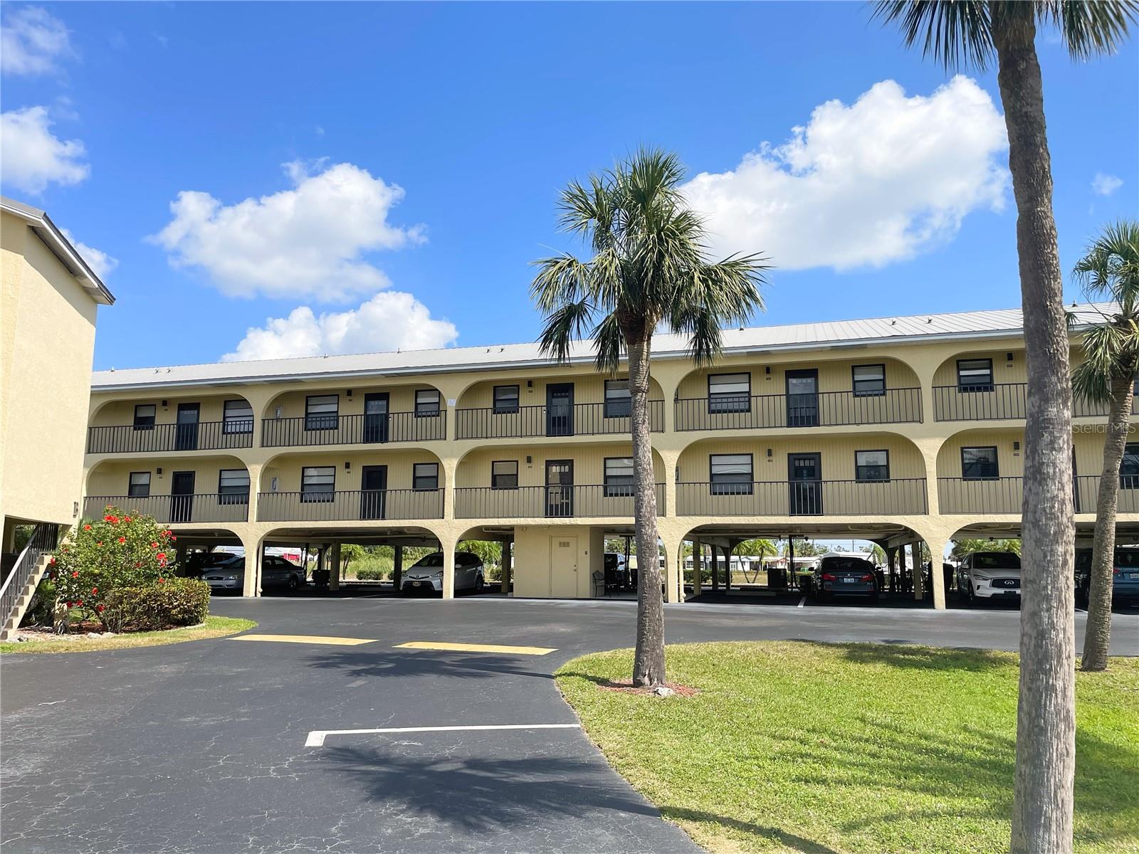 TARPON BAY PH 01 BLDG A - Residential