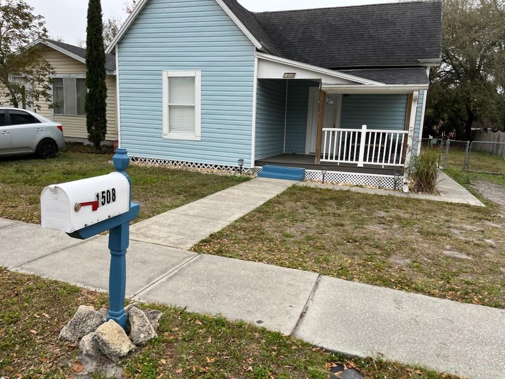 Great Location!!! 2BR 1BA Cute and cozy home with a big front porch, large open deck and a fenced yard. Conveniently located near downtown St. Cloud, major roads, shopping and entertainment,