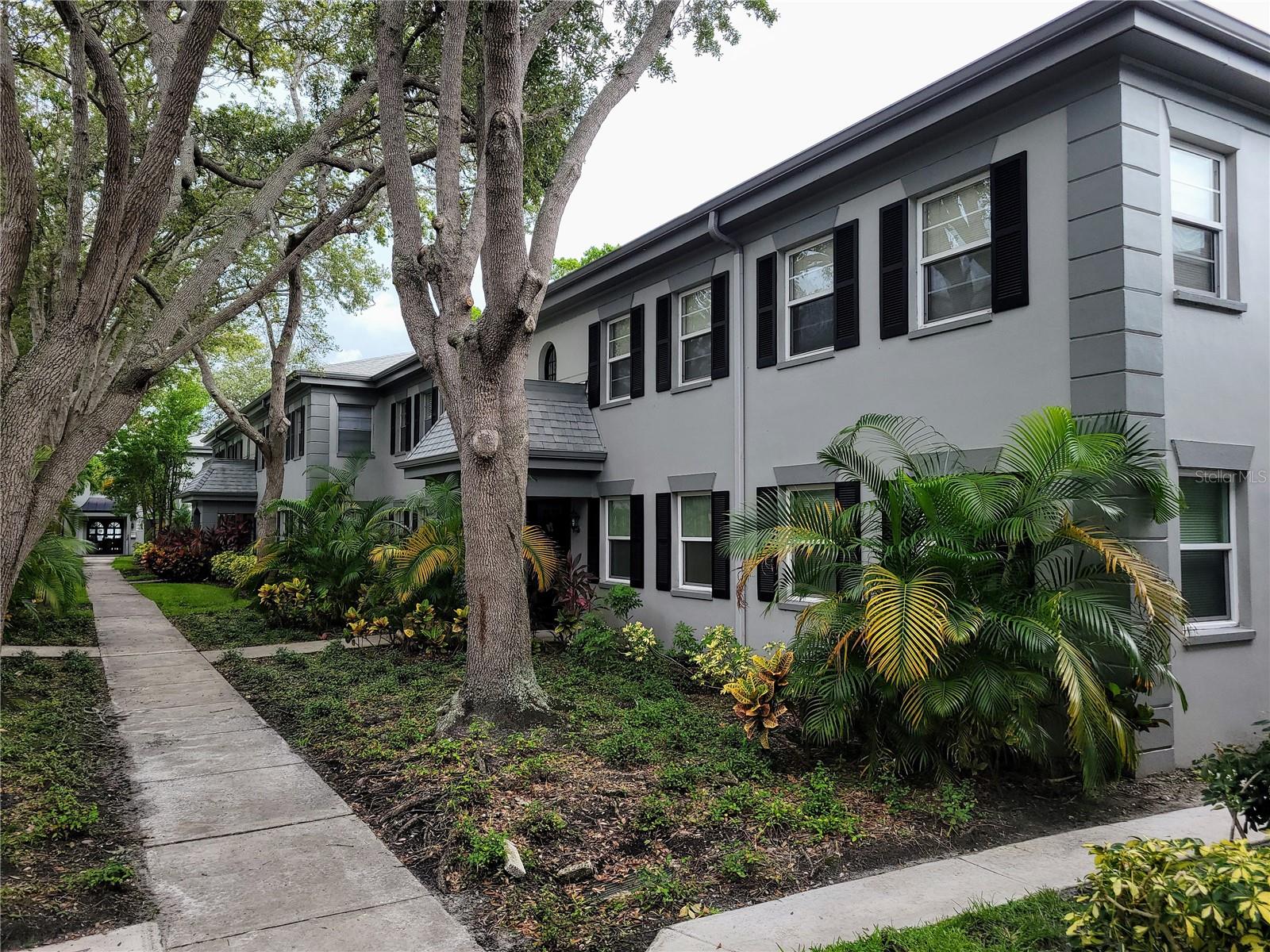 LES CHATEAUX CONDO - Residential