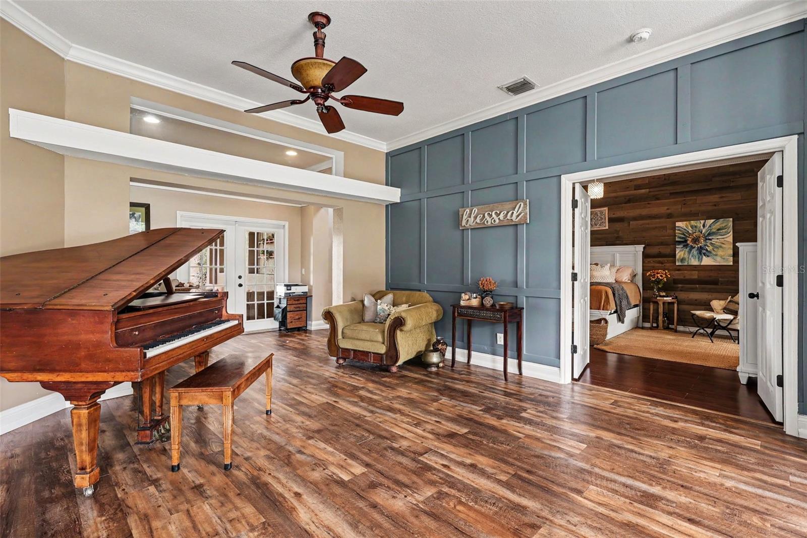 SHERIDAN WOODS - Residential