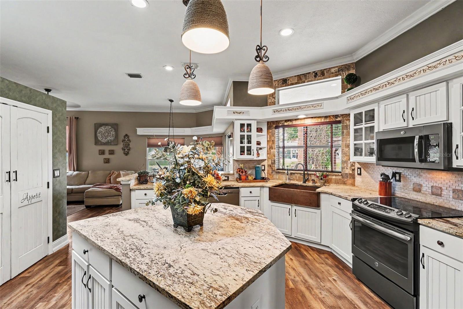 SHERIDAN WOODS - Residential