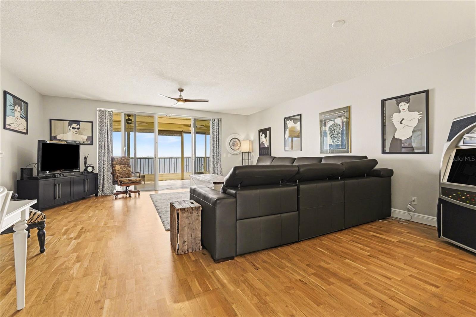 OLEANDER POINTE CONDO PH 02 - Residential