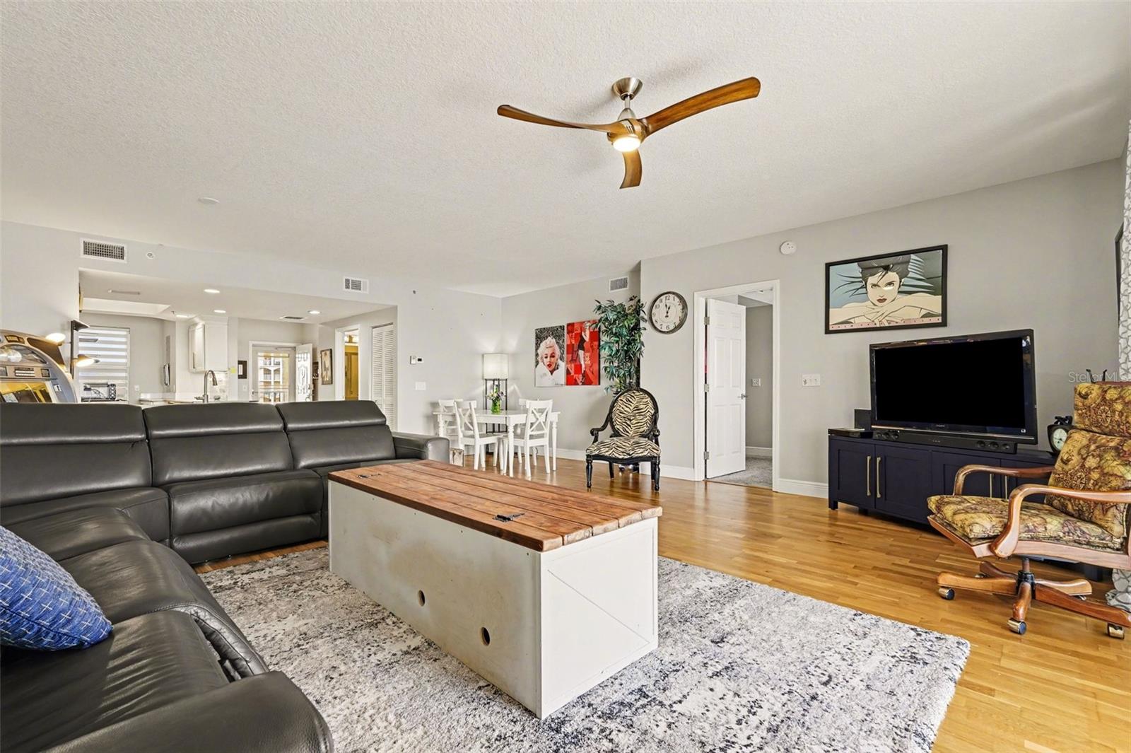 OLEANDER POINTE CONDO PH 02 - Residential