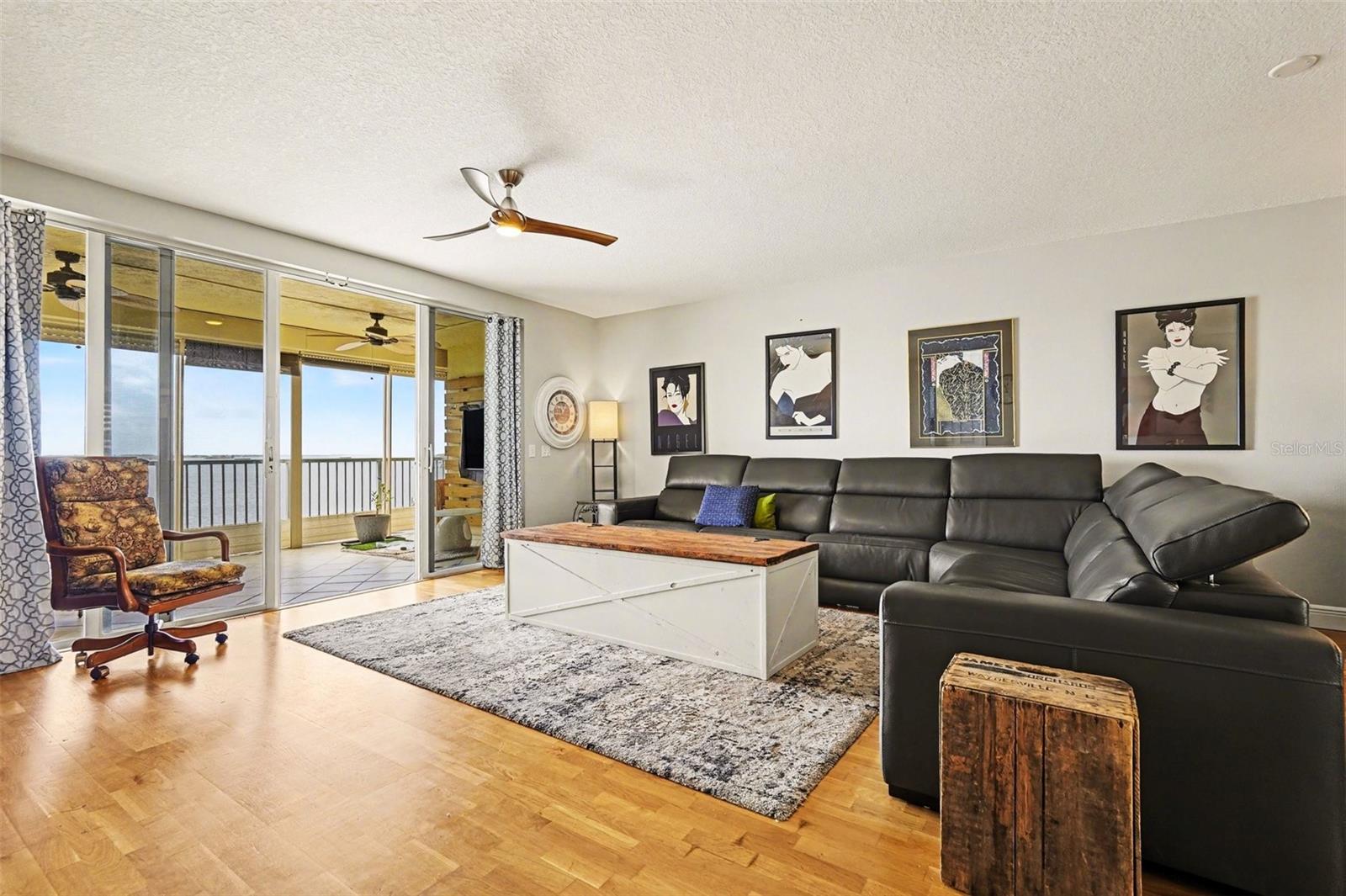 OLEANDER POINTE CONDO PH 02 - Residential