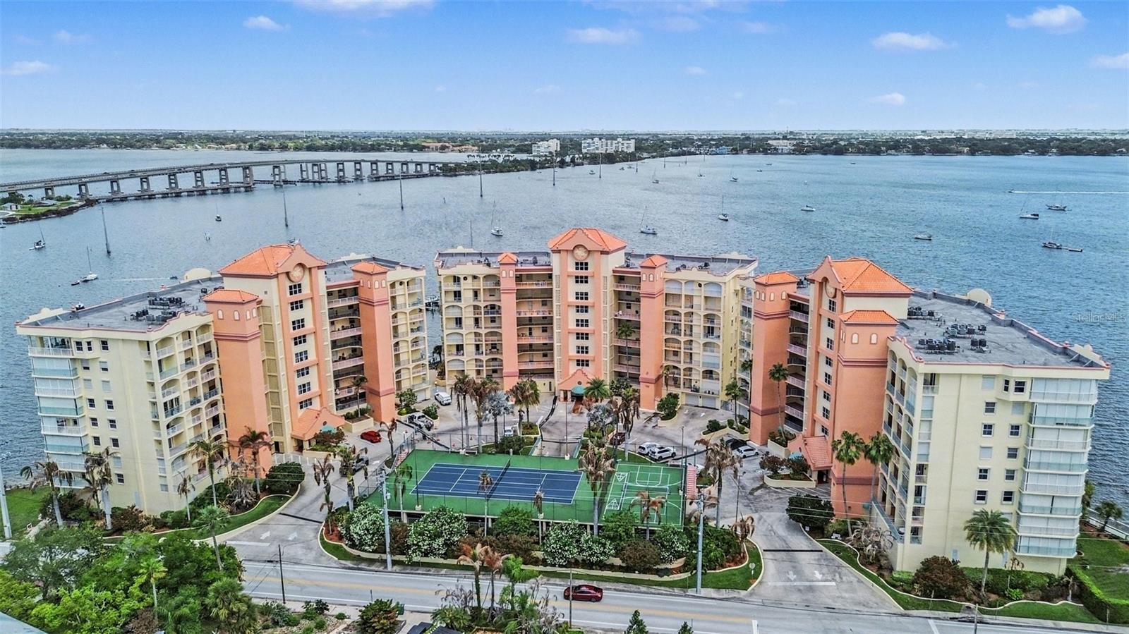 OLEANDER POINTE CONDO PH 02 - Residential