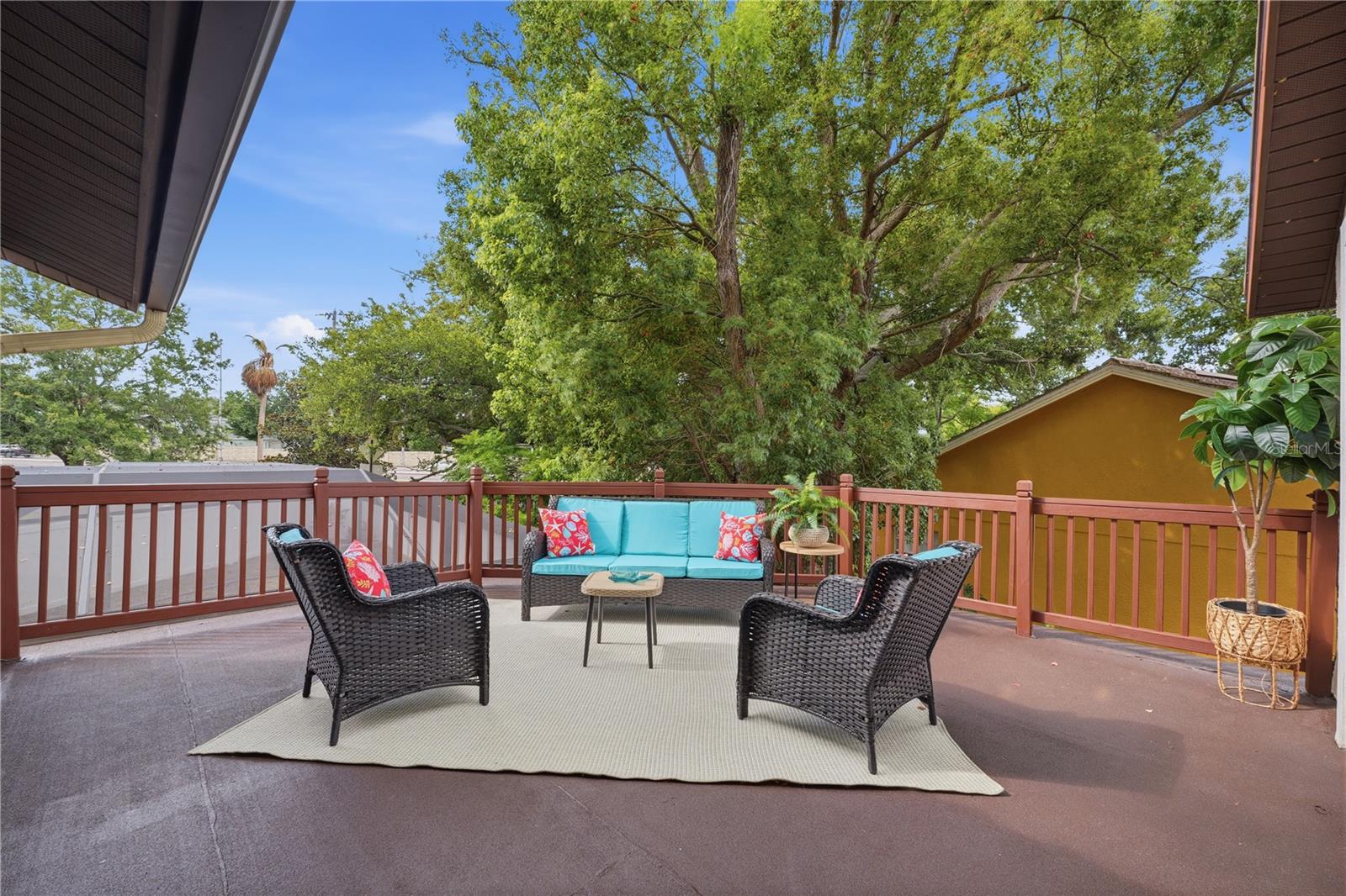 SPANISH OAKS - Residential