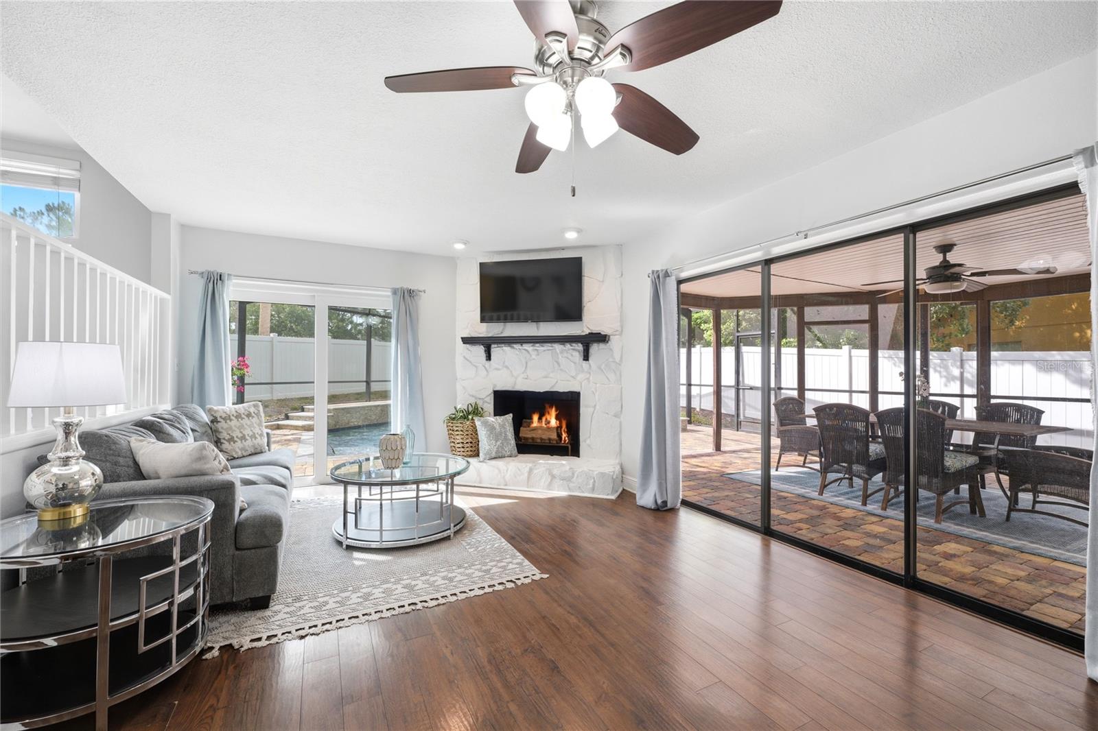 SPANISH OAKS - Residential
