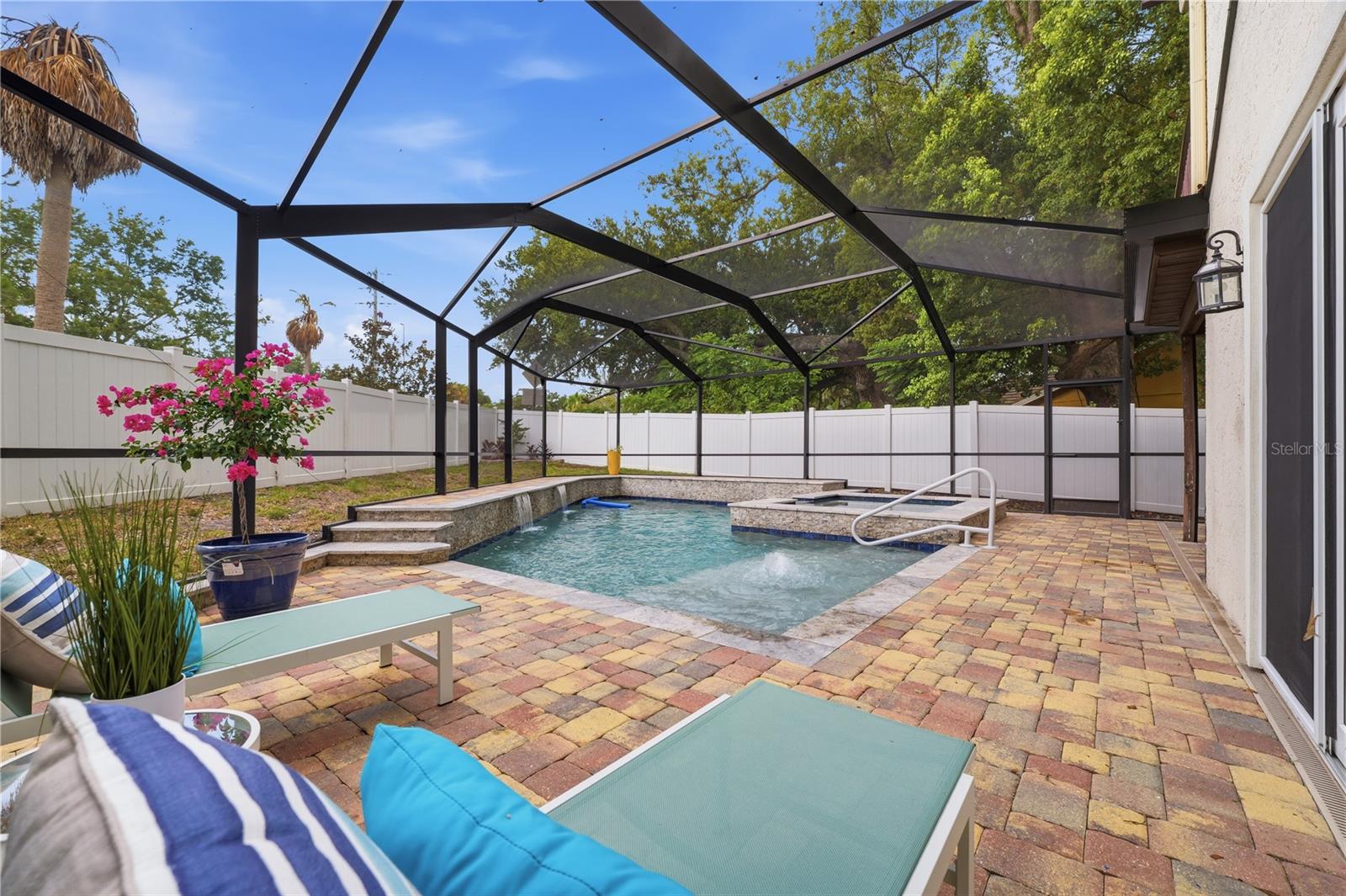 SPANISH OAKS - Residential