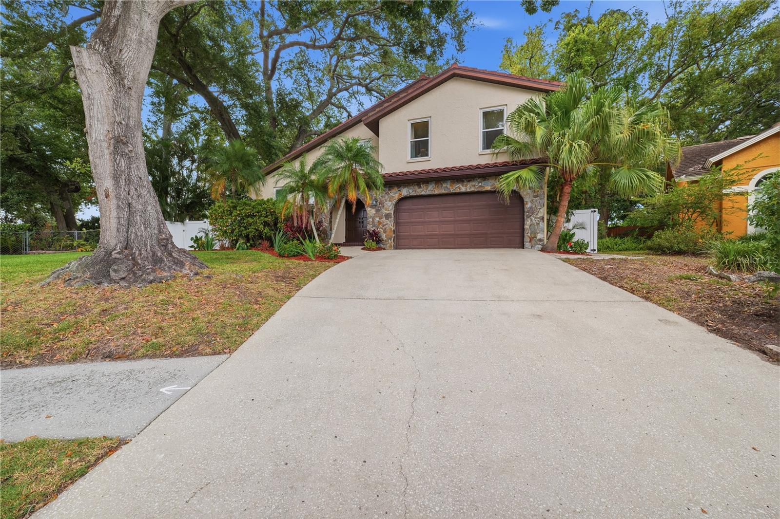 SPANISH OAKS - Residential
