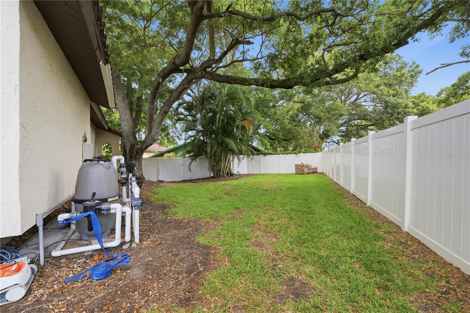SPANISH OAKS - Residential