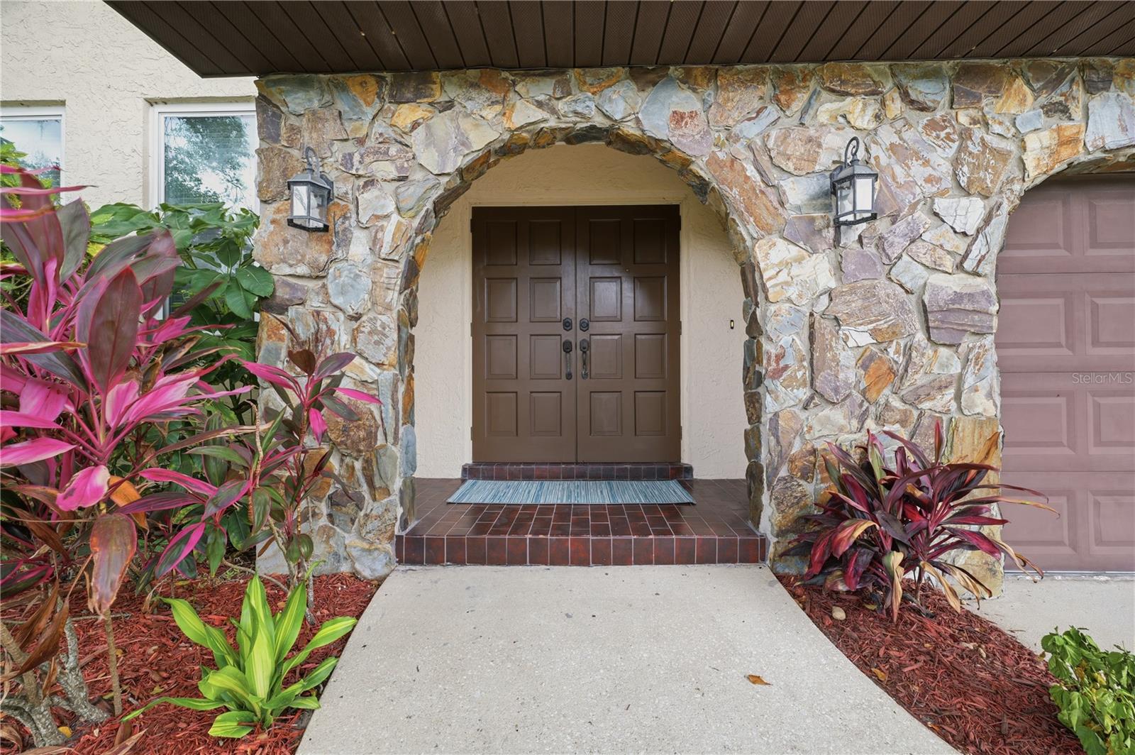 SPANISH OAKS - Residential