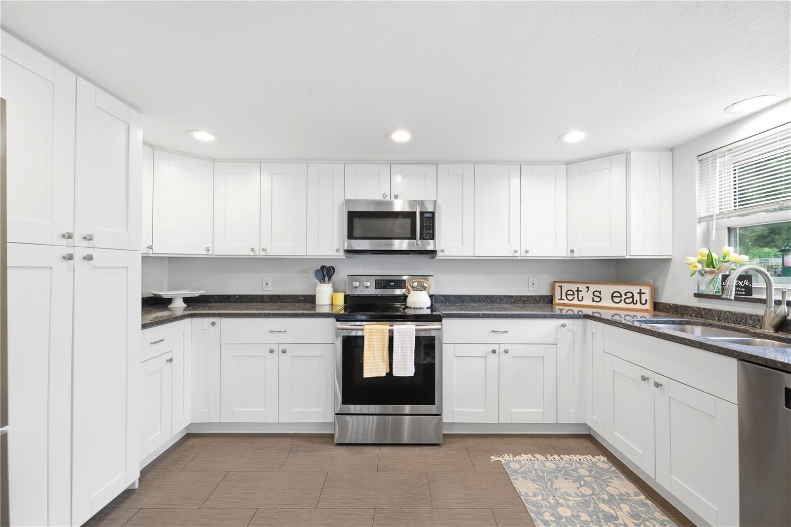 SPANISH OAKS - Residential