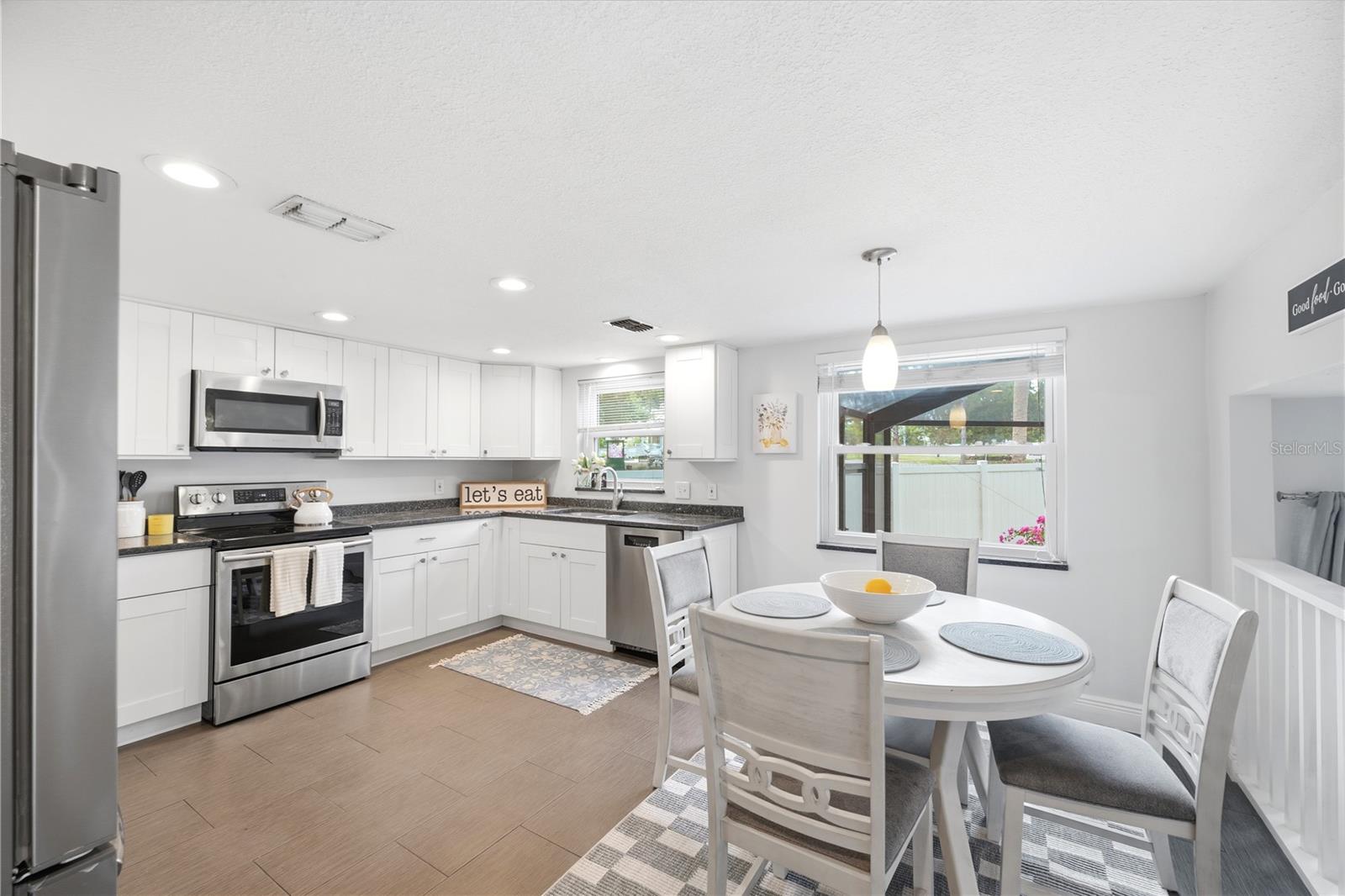 SPANISH OAKS - Residential