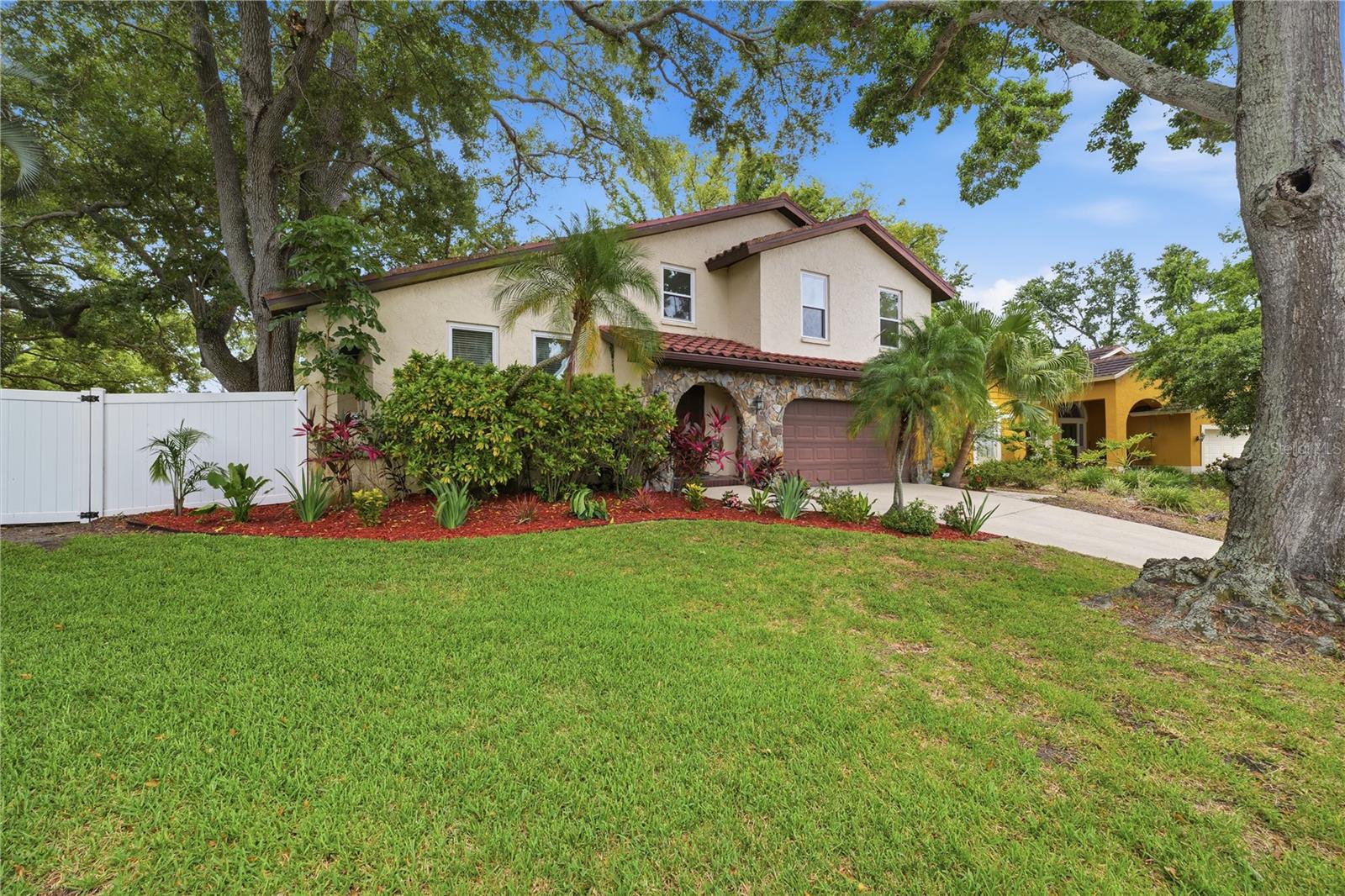 SPANISH OAKS - Residential