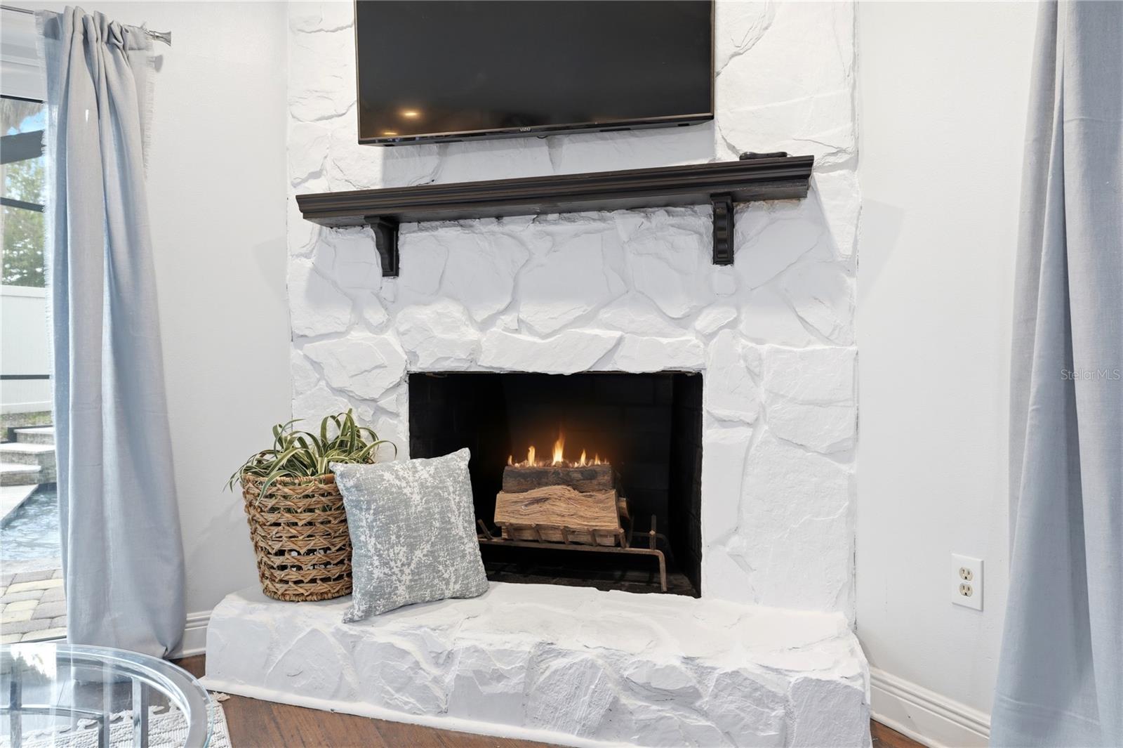 SPANISH OAKS - Residential