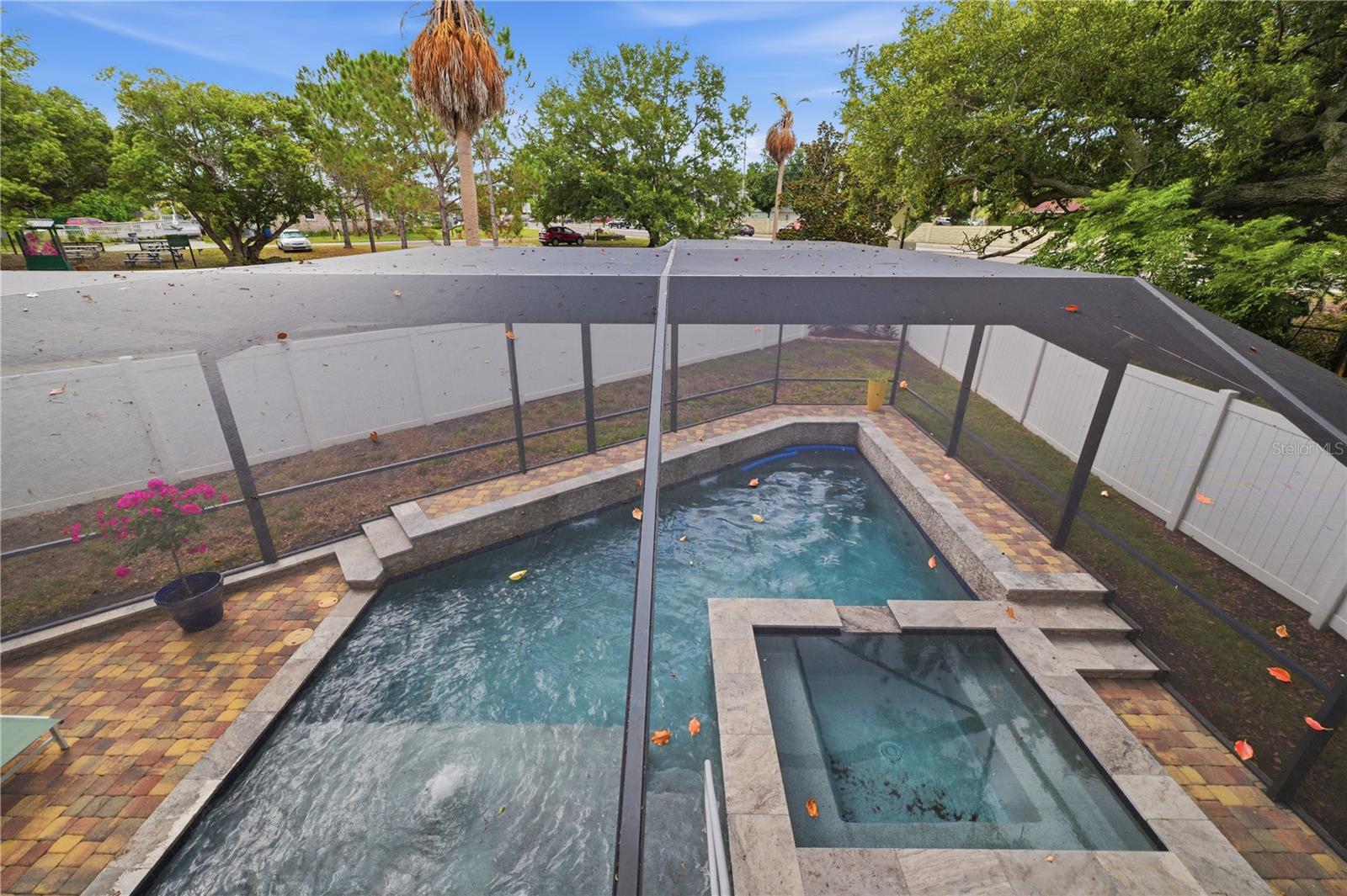 SPANISH OAKS - Residential