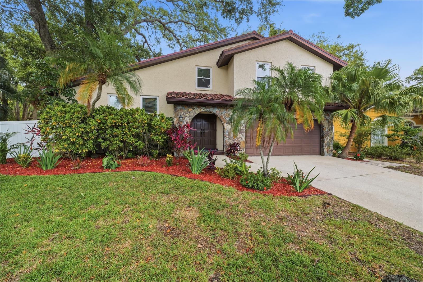 SPANISH OAKS - Residential