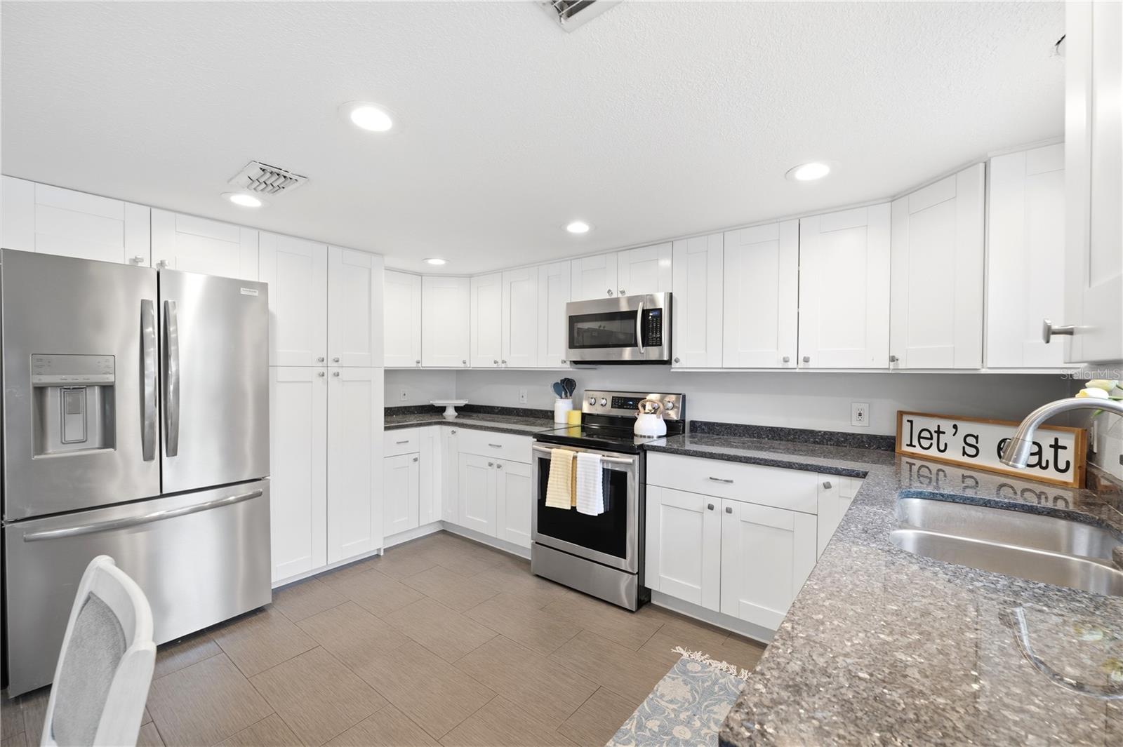 SPANISH OAKS - Residential