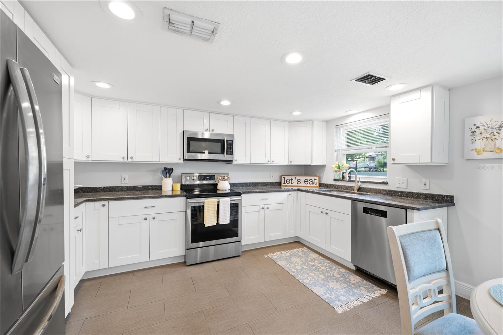 SPANISH OAKS - Residential