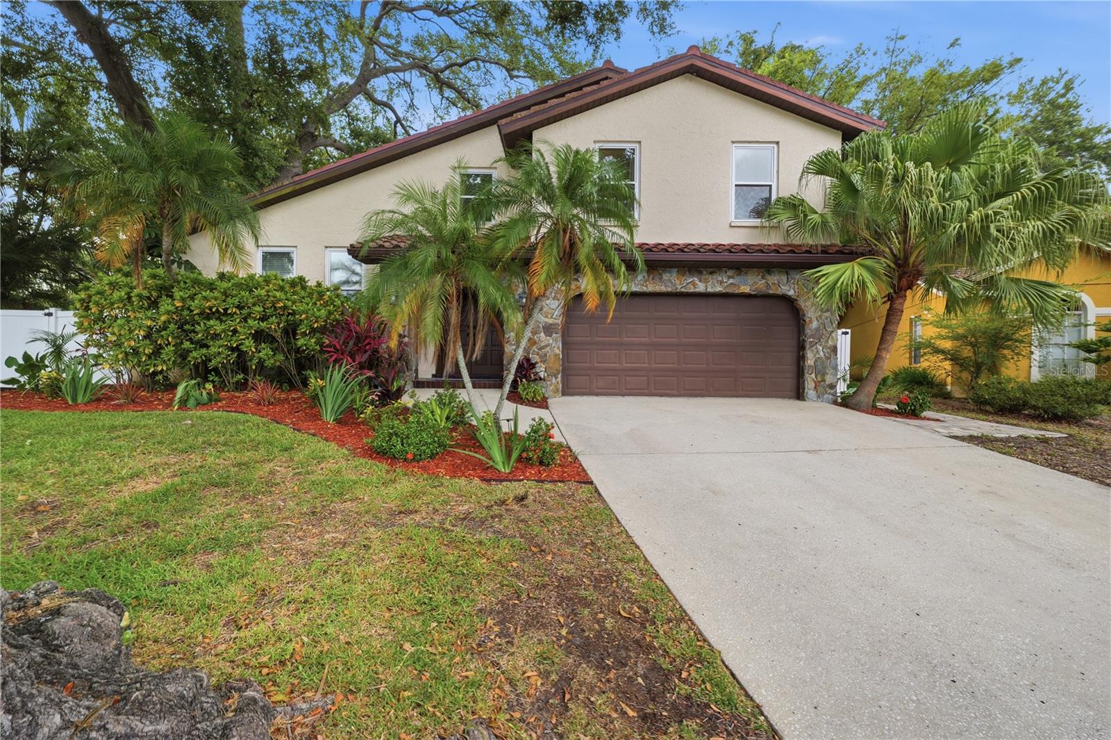SPANISH OAKS - Residential